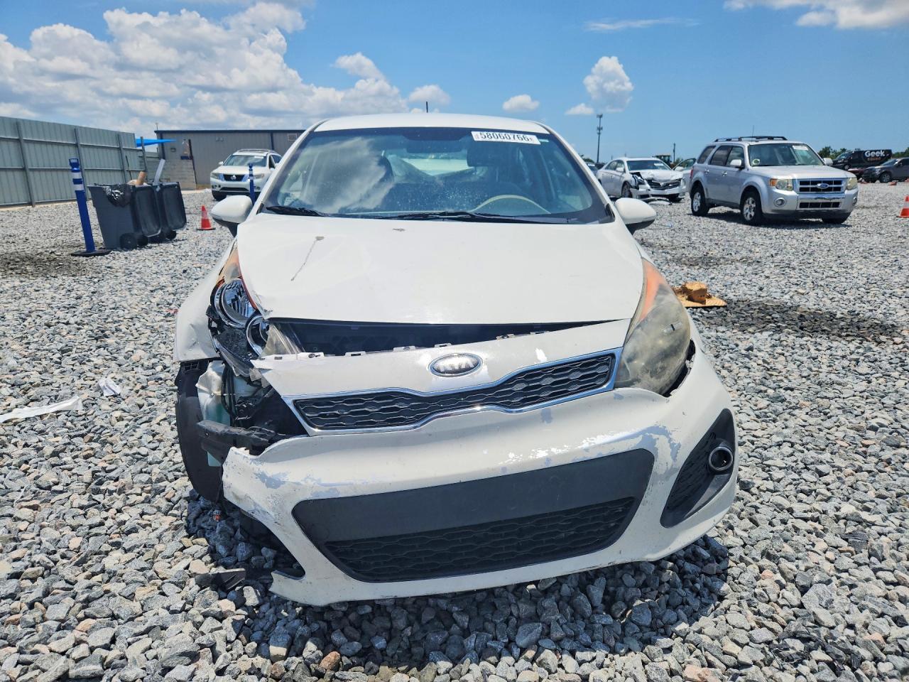 2013 Kia Rio 5-door Ex White vin: KNADN5A39D6132408