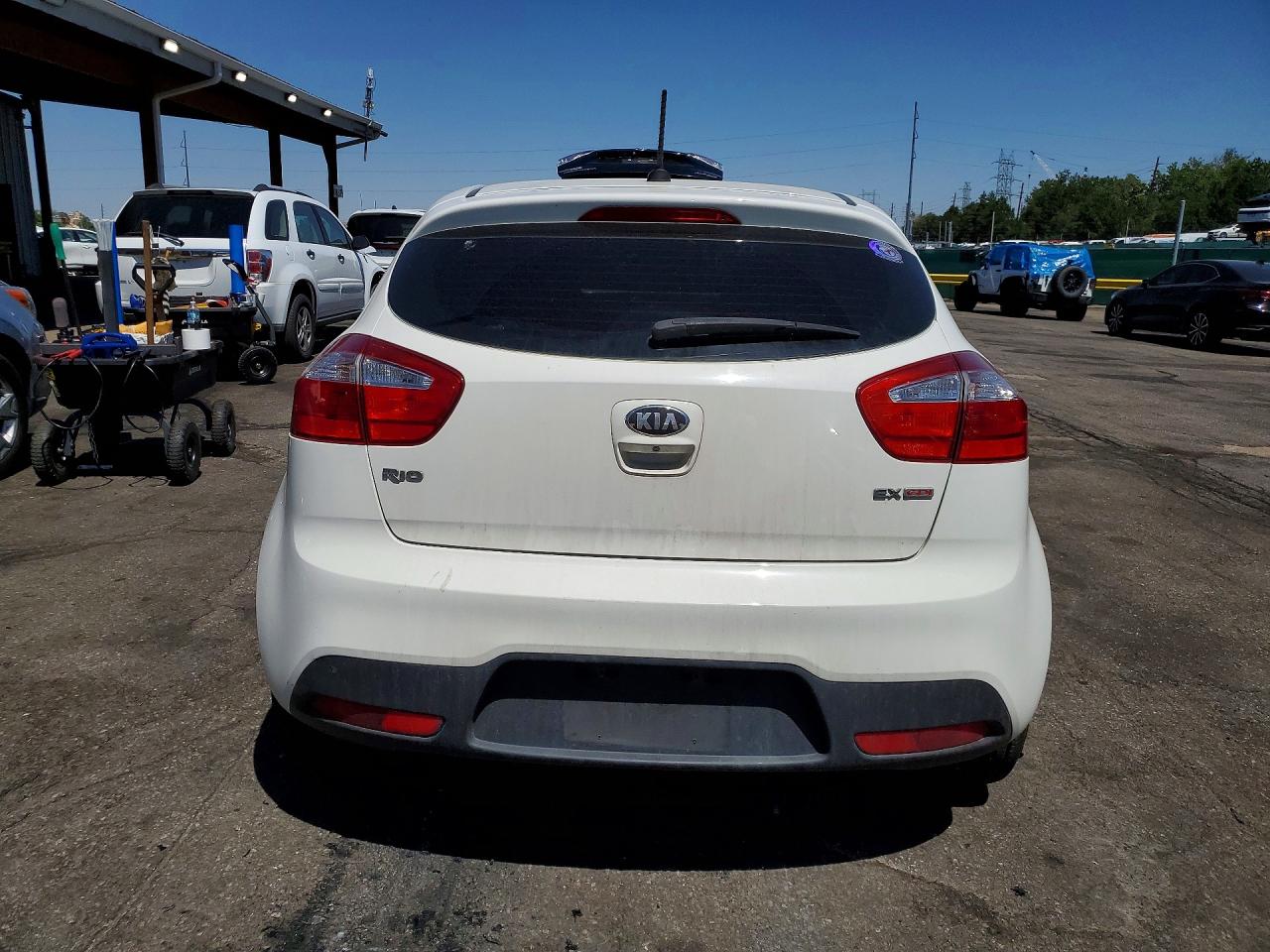 2013 Kia Rio White vin: KNADN5A39D6137463