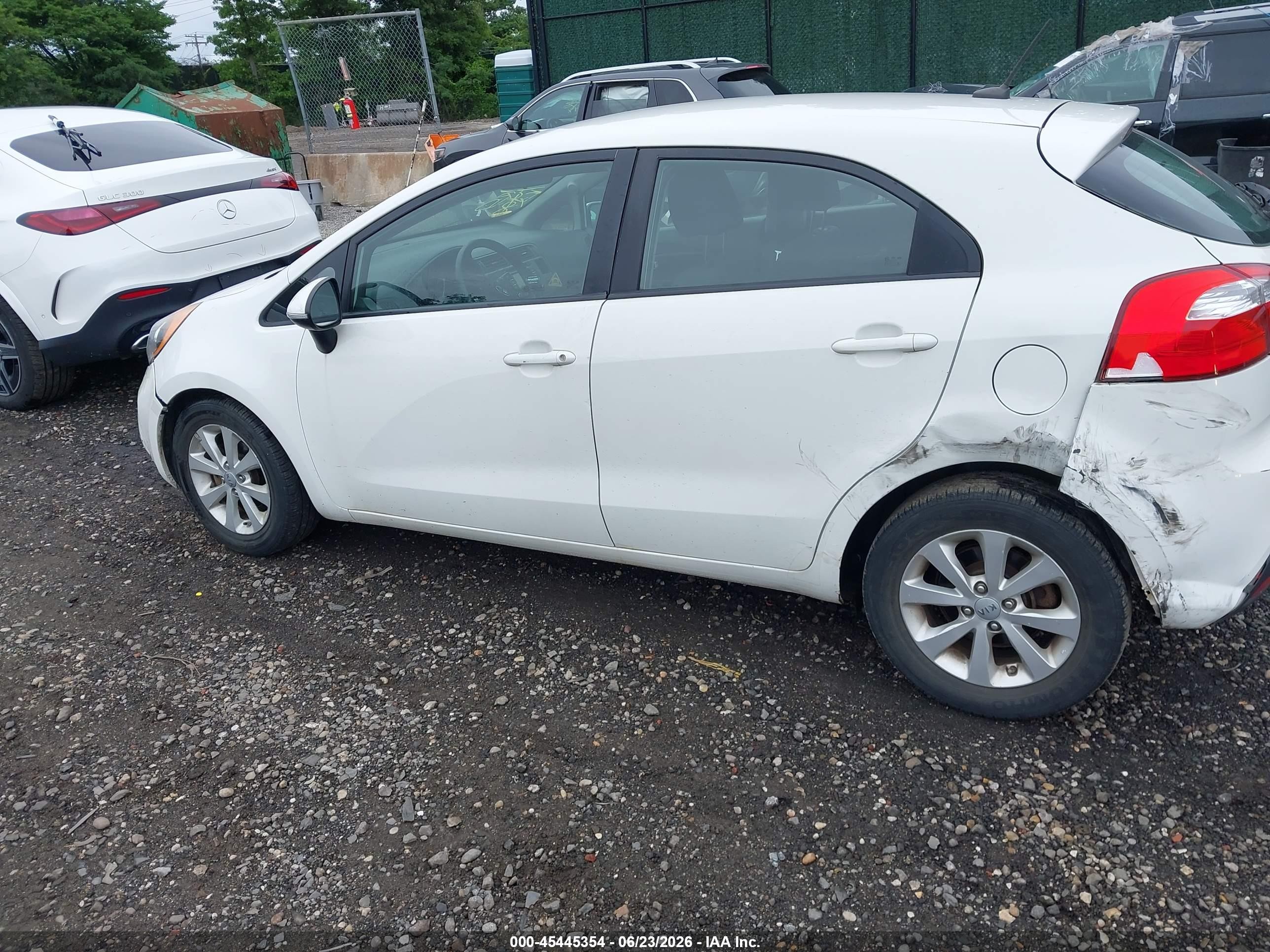 2013 Kia Rio Ex White vin: KNADN5A39D6176716