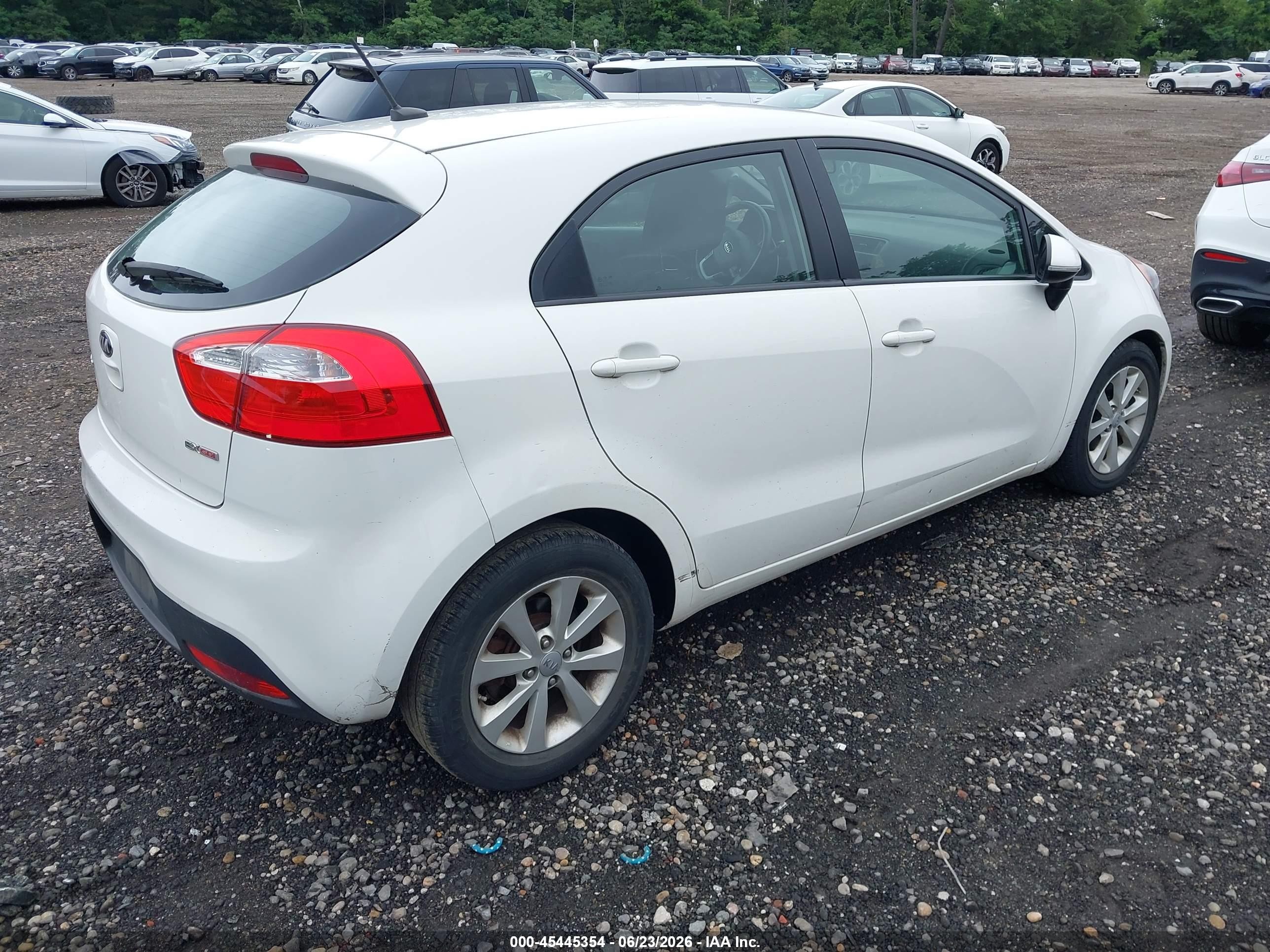 2013 Kia Rio Ex White vin: KNADN5A39D6176716