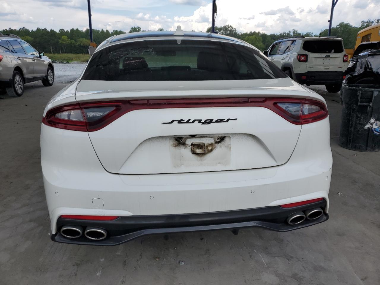 2018 Kia Stinger Белый vin: KNAE15LA5J6031387