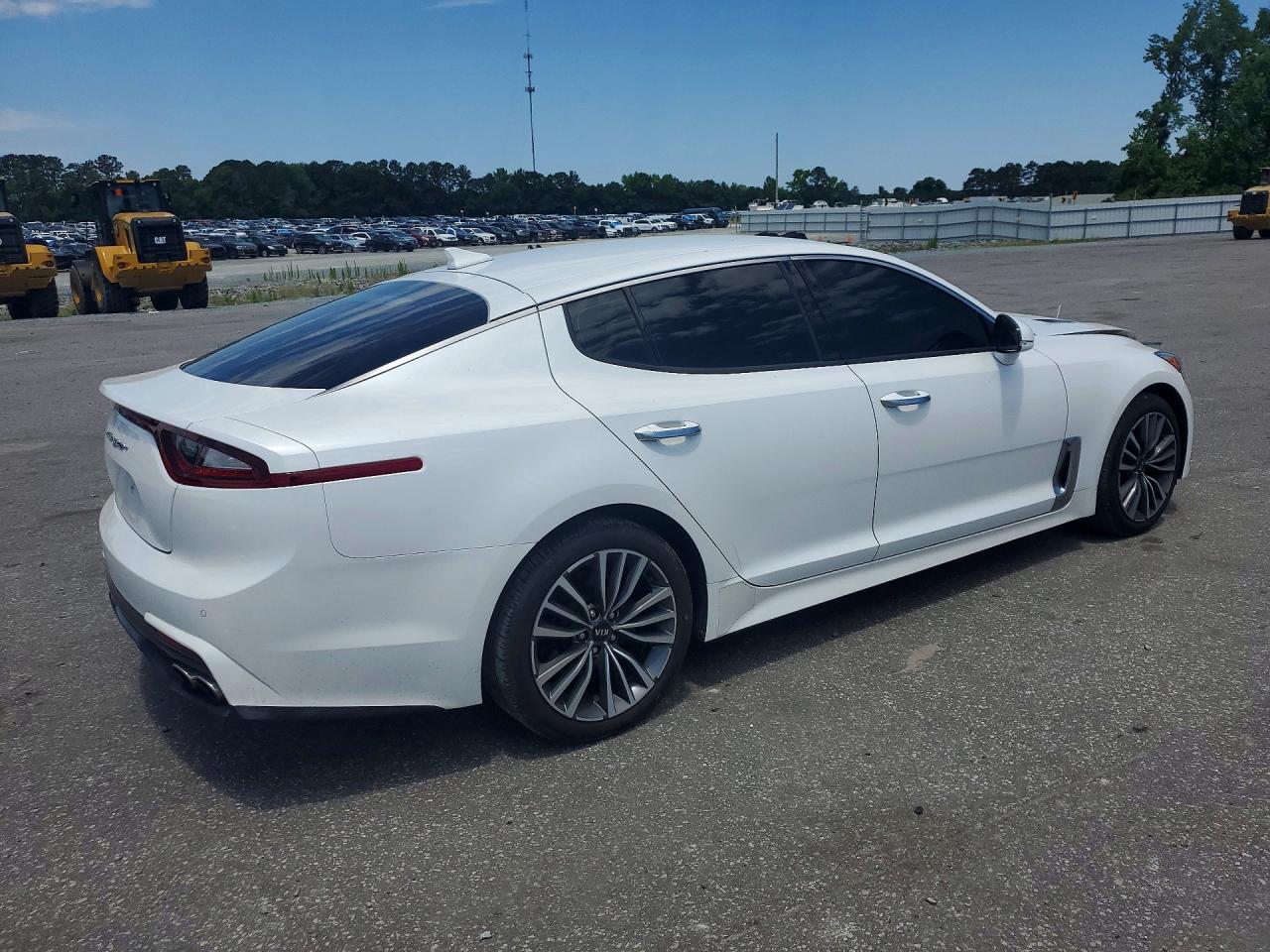 2019 Kia Stinger Base White vin: KNAE15LA7K6070645