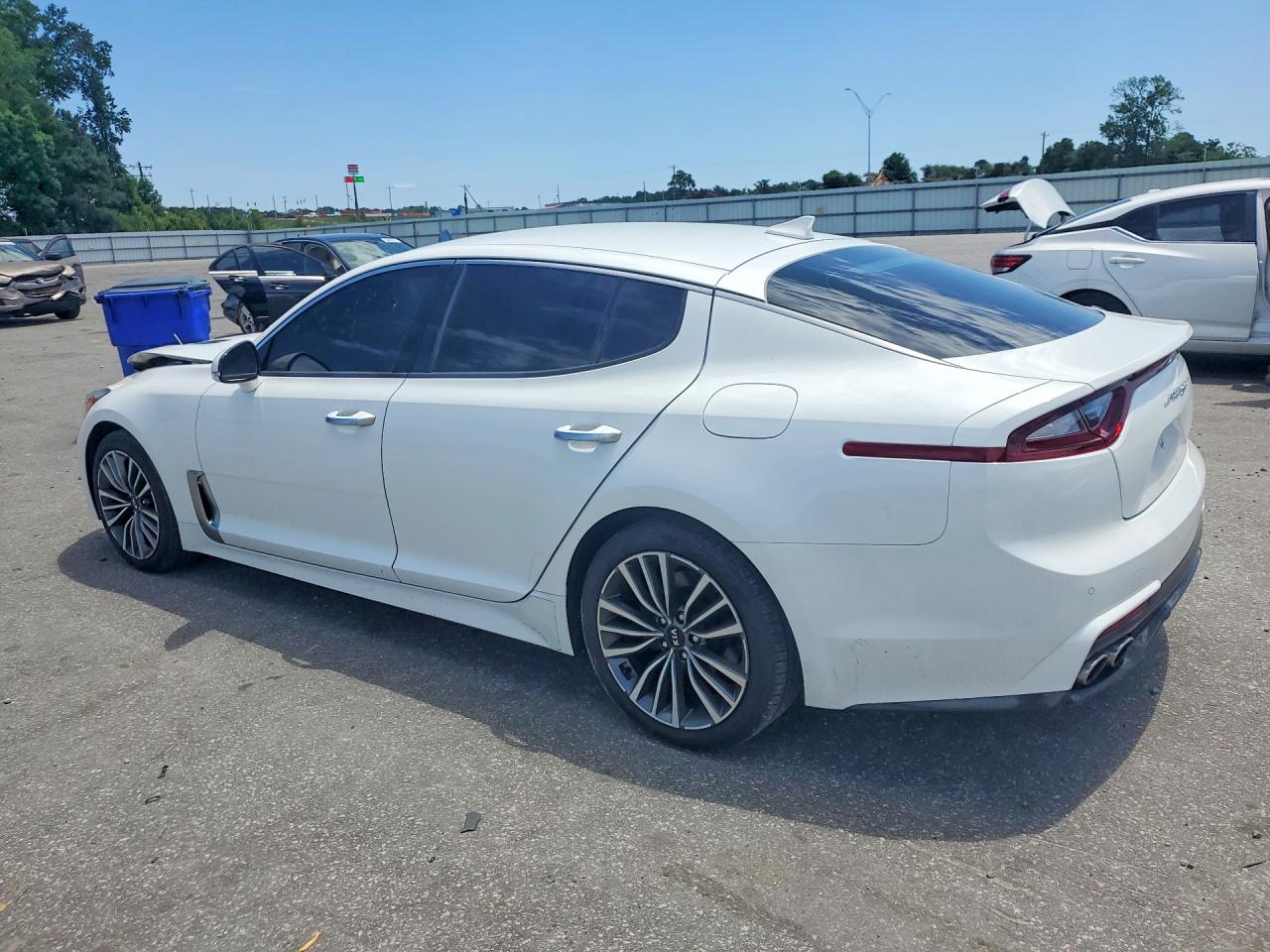 2019 Kia Stinger Base White vin: KNAE15LA7K6070645