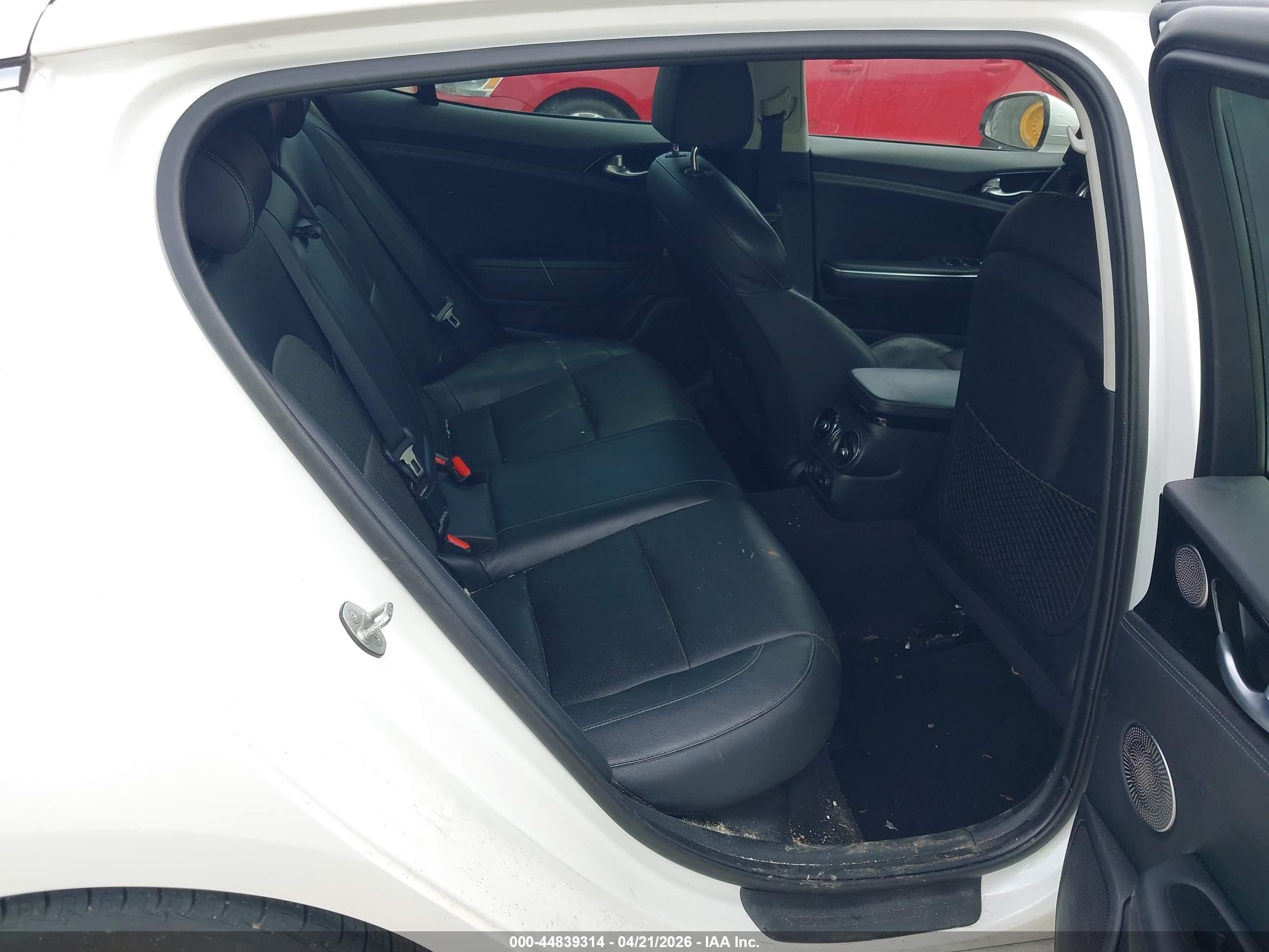 2018 Kia Stinger Premium White vin: KNAE25LA0J6017314