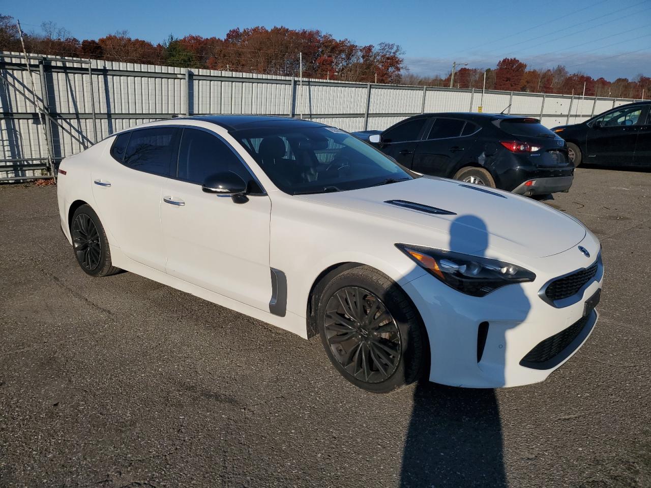 2018 Kia Stinger Premium White vin: KNAE25LA2J6032090