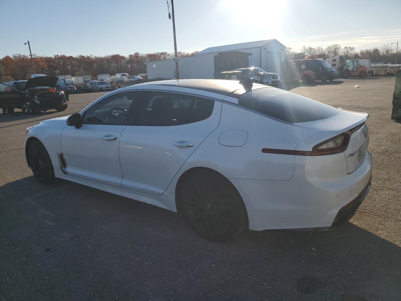 2018 Kia Stinger Premium White vin: KNAE25LA2J6032090