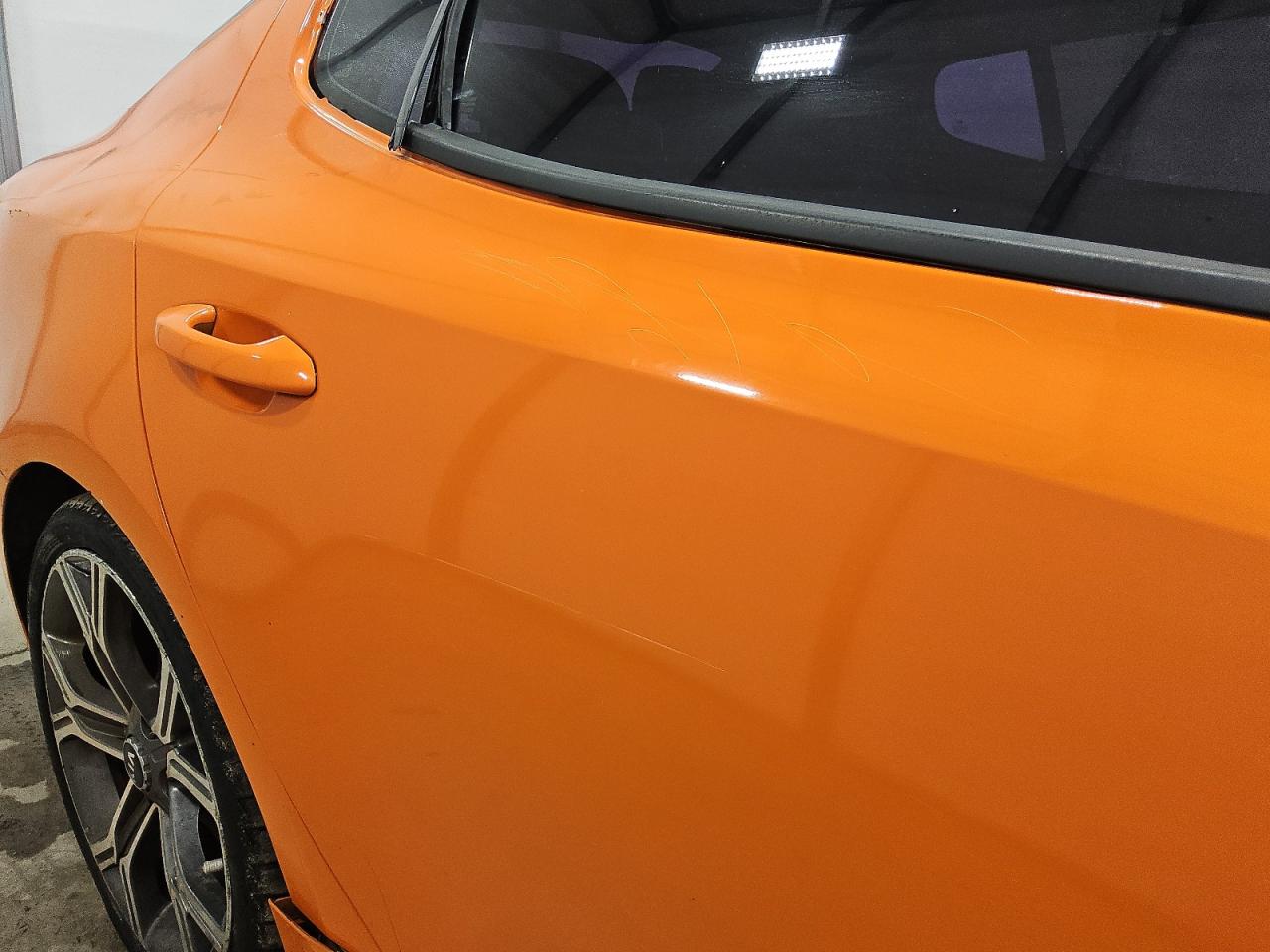2019 Kia Stinger Gt Orange vin: KNAE35LC4K6069240 Damage: Right Rear Door, Heavy Scratch, 7 To 8 Inches