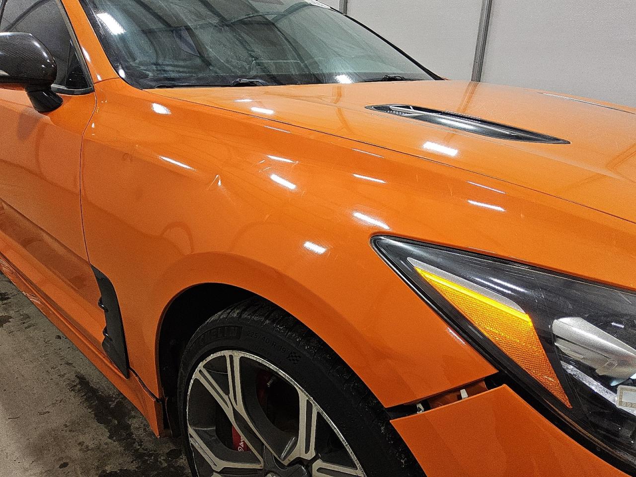 2019 Kia Stinger Gt Orange vin: KNAE35LC4K6069240 Damage: Right Front Fender, Dent(S) W/ Paint Dmg, 1/2 To 1 Inch