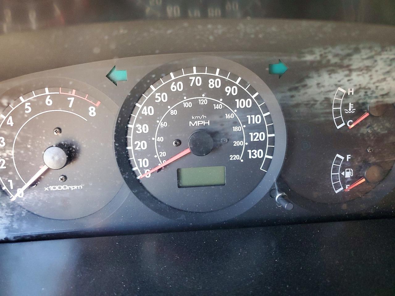 2004 Kia Spectra Base Silver vin: KNAFB121045314799