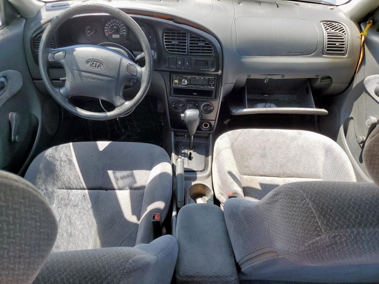 2002 Kia Spectra Base Silver vin: KNAFB121225139436