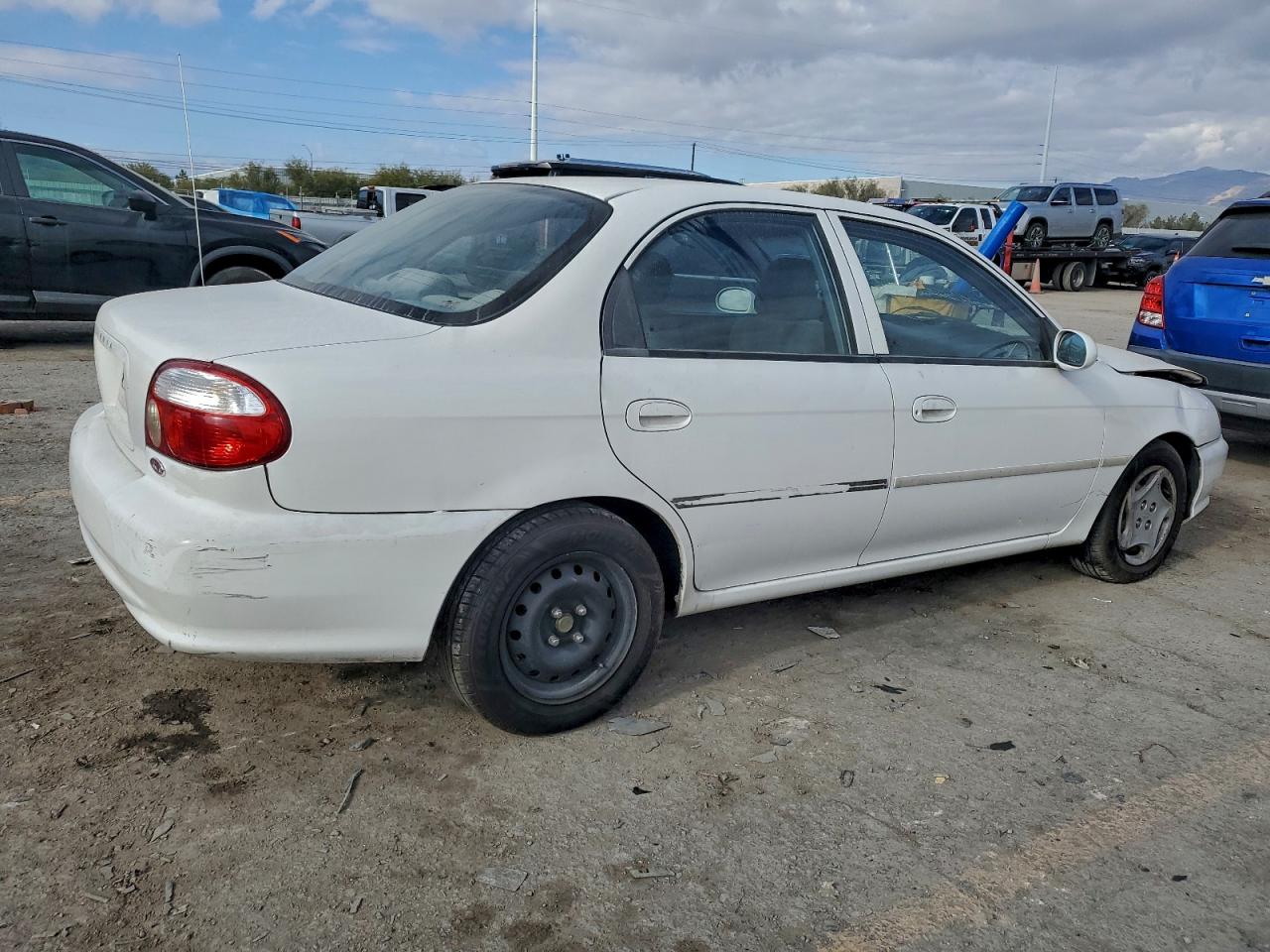 2001 Kia Sephia Base White vin: KNAFB121415011830