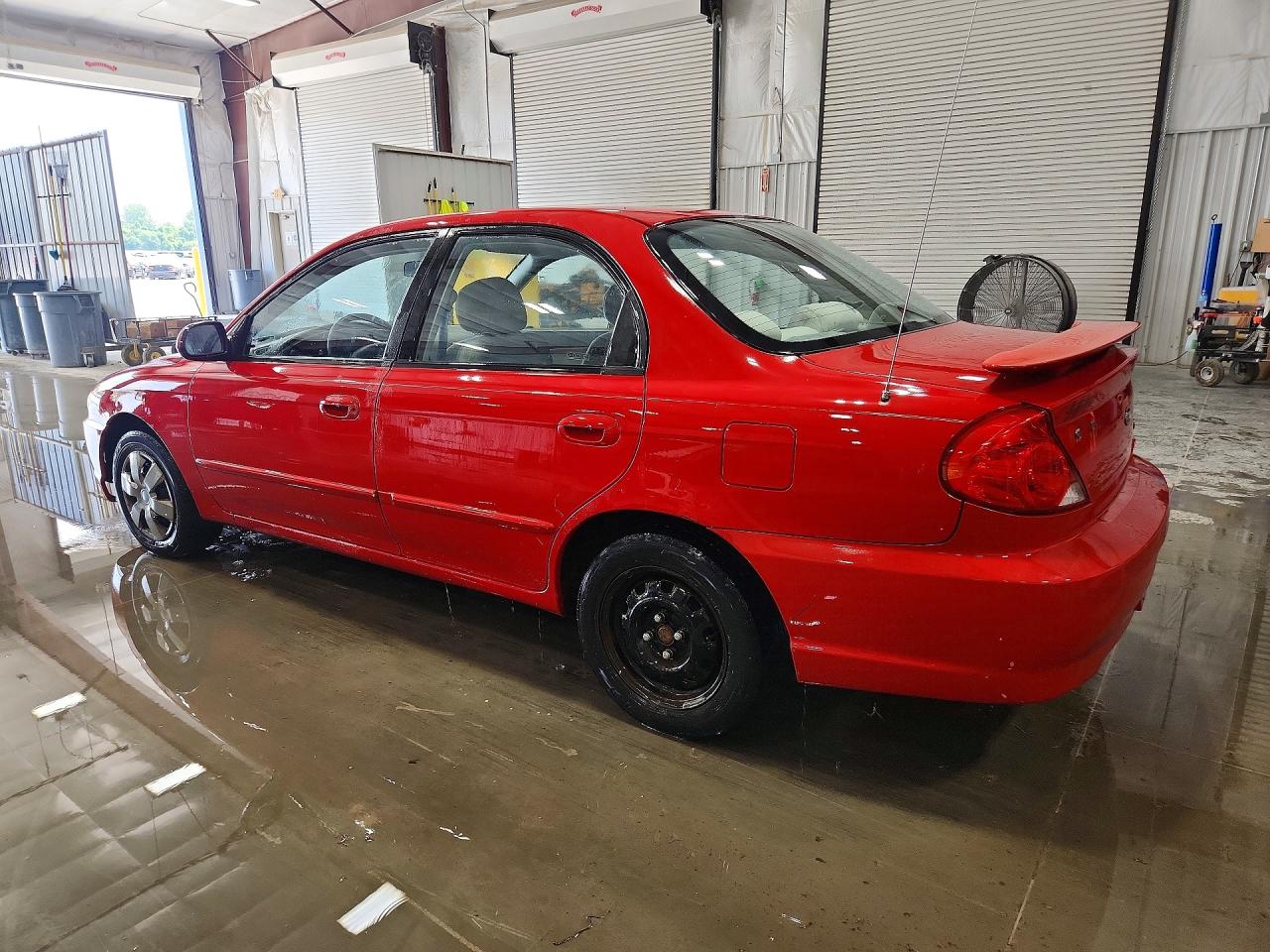 2004 Kia Spectra Base Red vin: KNAFB121545309971