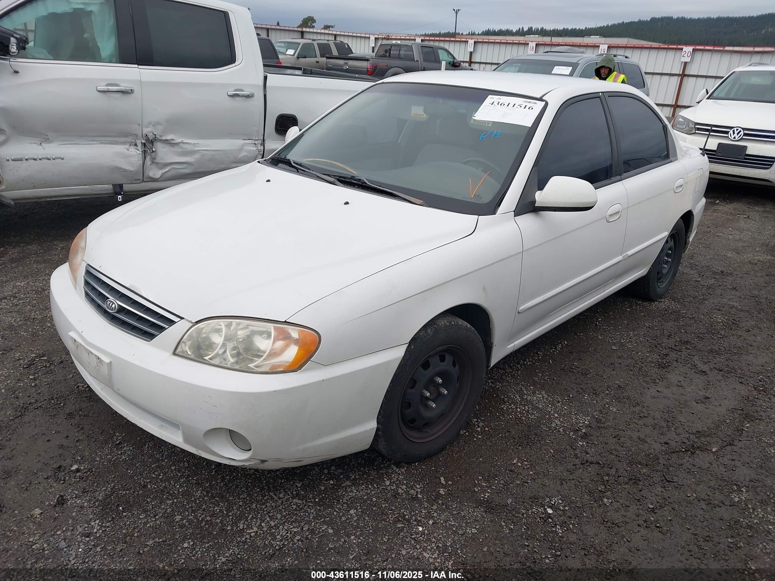 2004 Kia Spectra Ls Белый vin: KNAFB121545315303