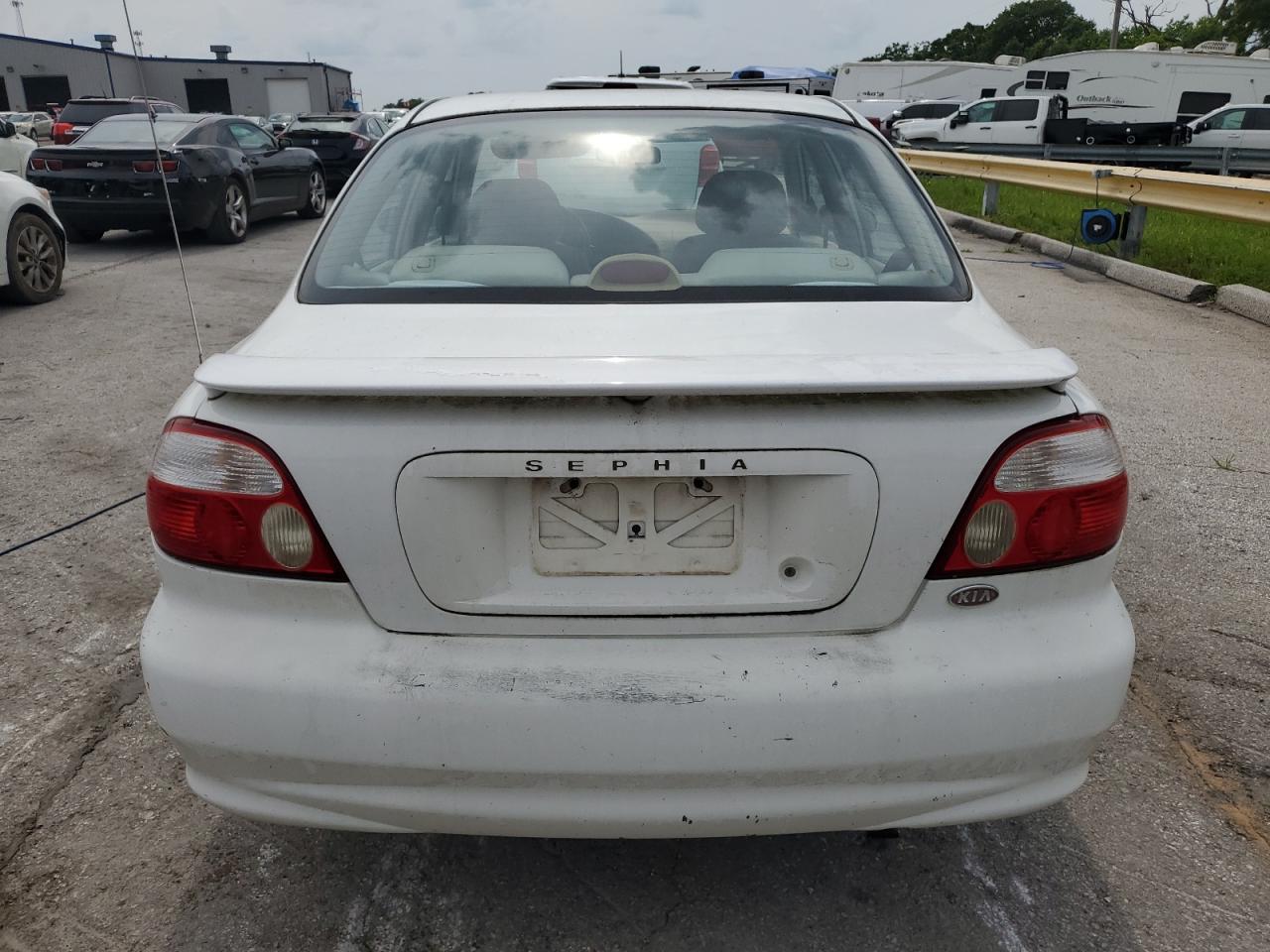 2001 Kia Sephia Base   White vin: KNAFB121615073133
