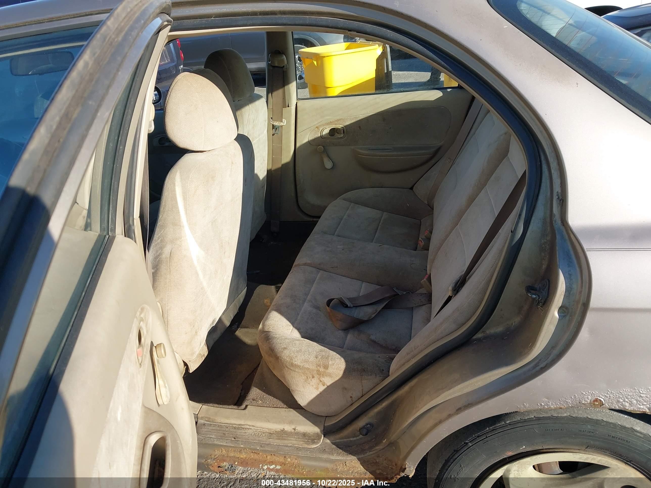 2001 Kia Sephia Ls Gray vin: KNAFB121715069673