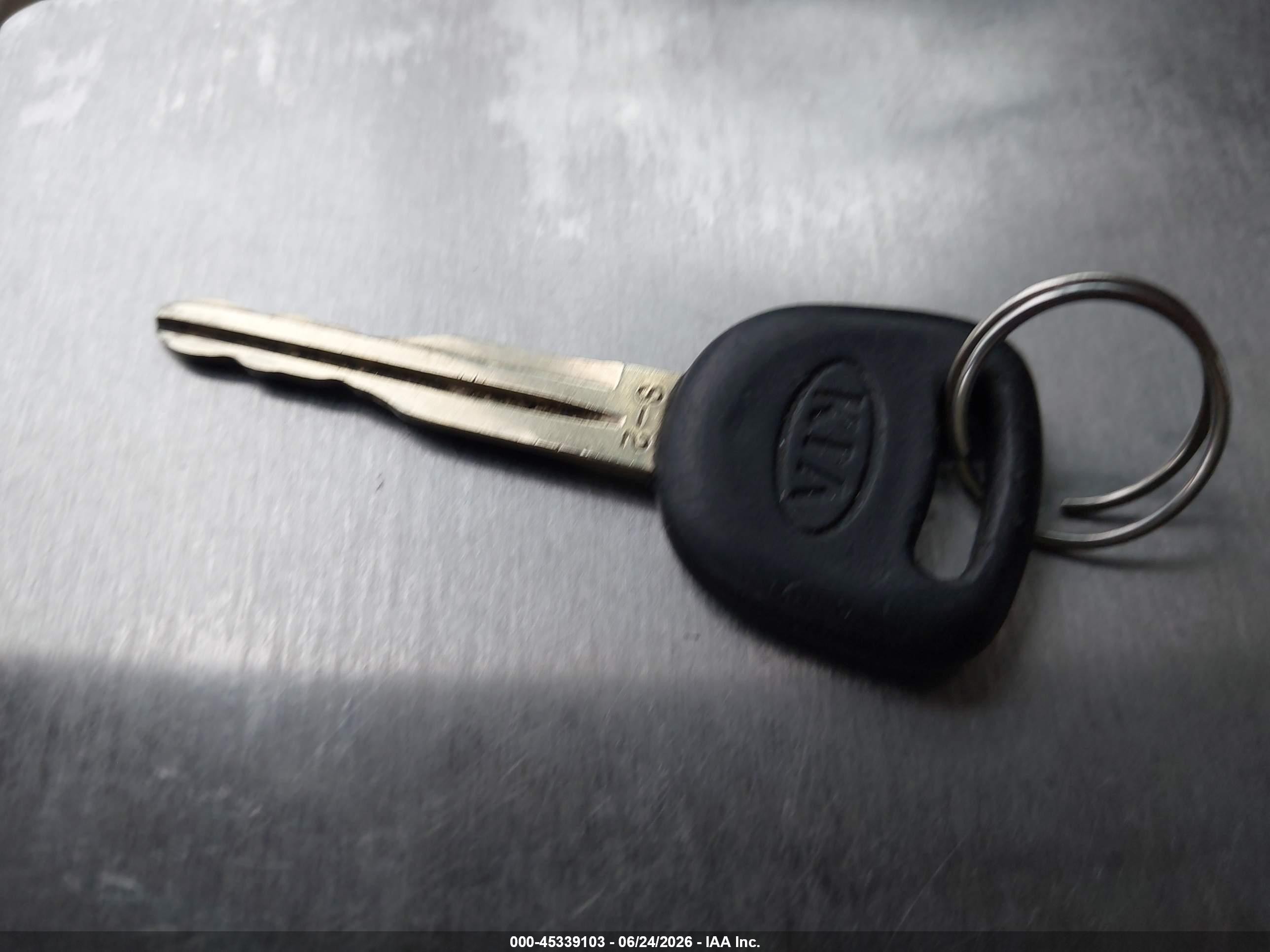 2002 Kia Spectra Ls Blue vin: KNAFB121725199647