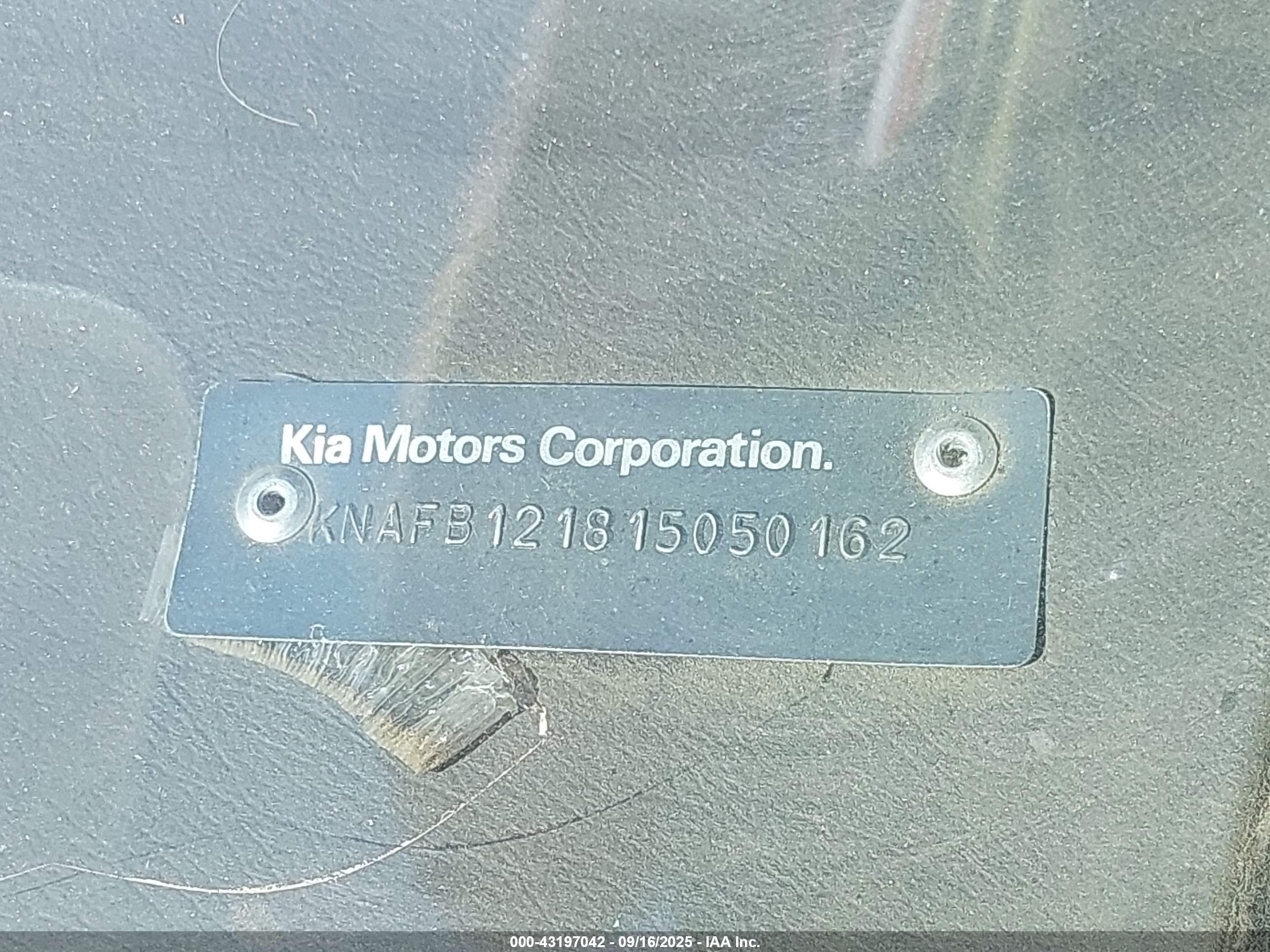 2001 Kia Sephia Ls Silver vin: KNAFB121815050162