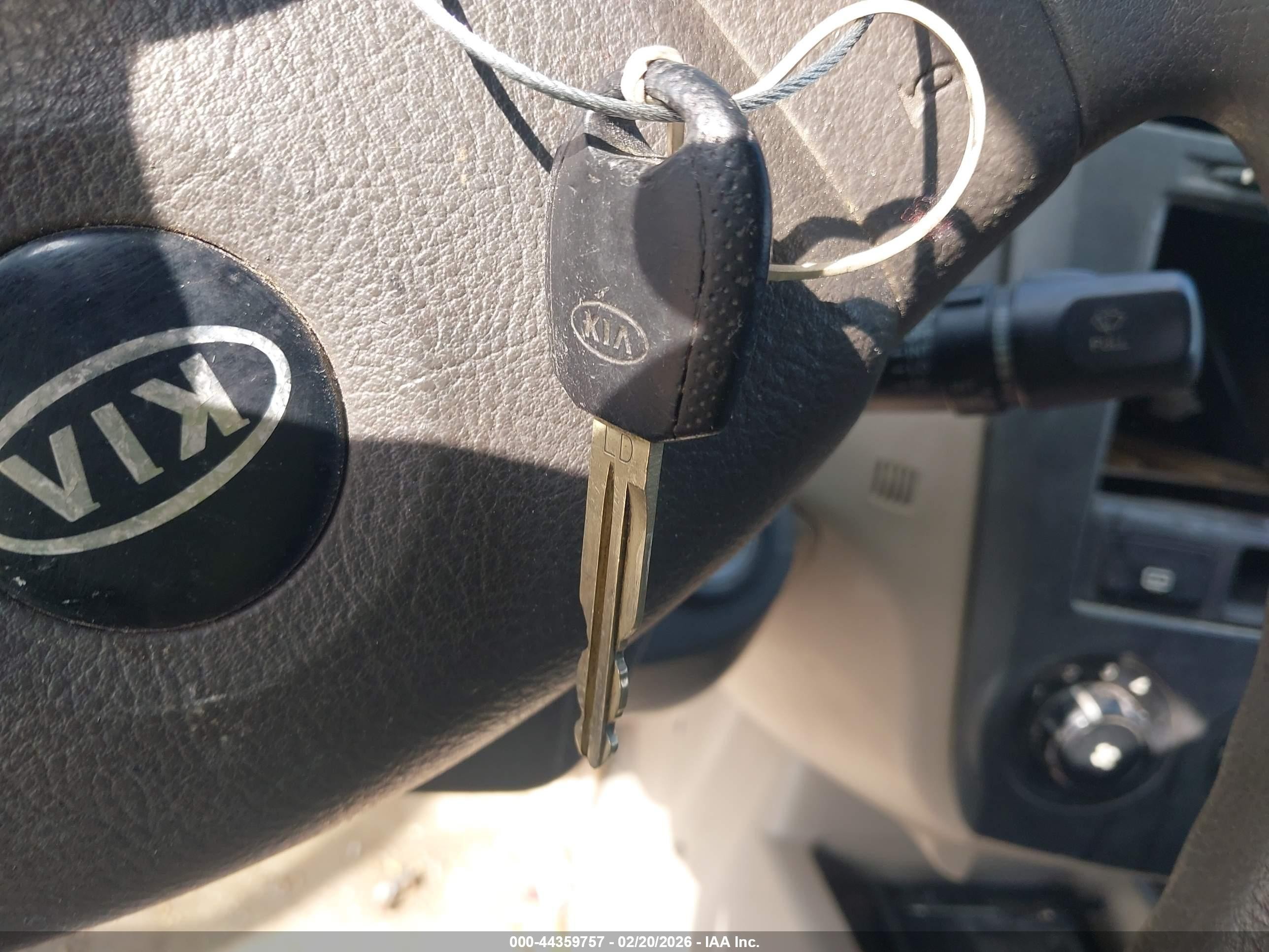 2004 Kia Spectra Ex/lx Gold vin: KNAFE121045040480