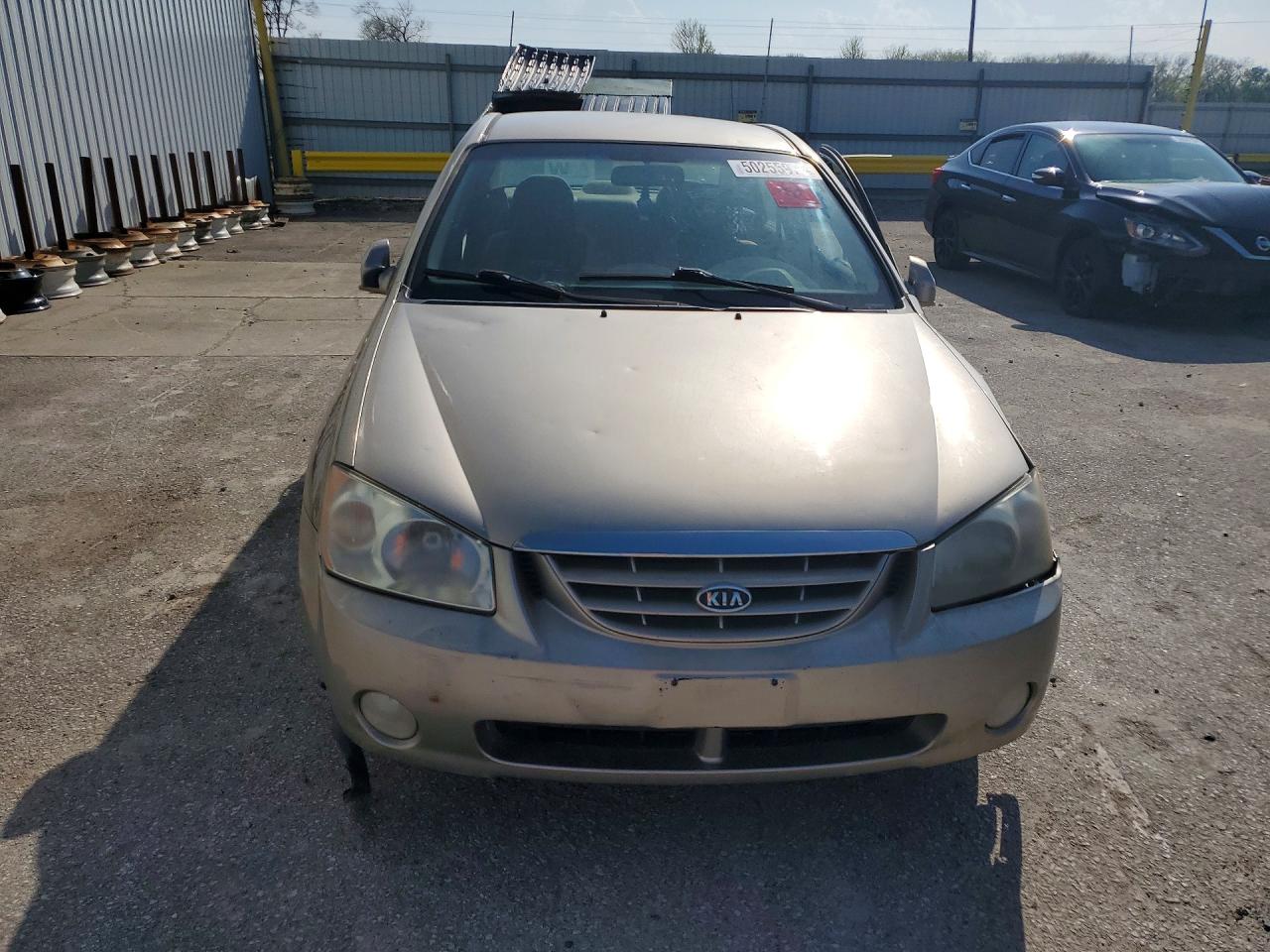 2005 Kia Spectra Lx Gold vin: KNAFE121055090670