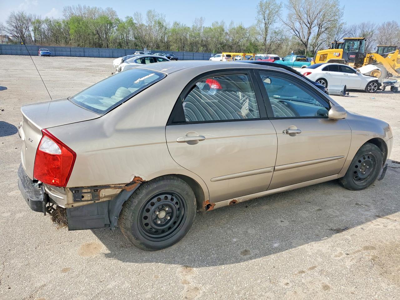 2005 Kia Spectra Lx Gold vin: KNAFE121055090670
