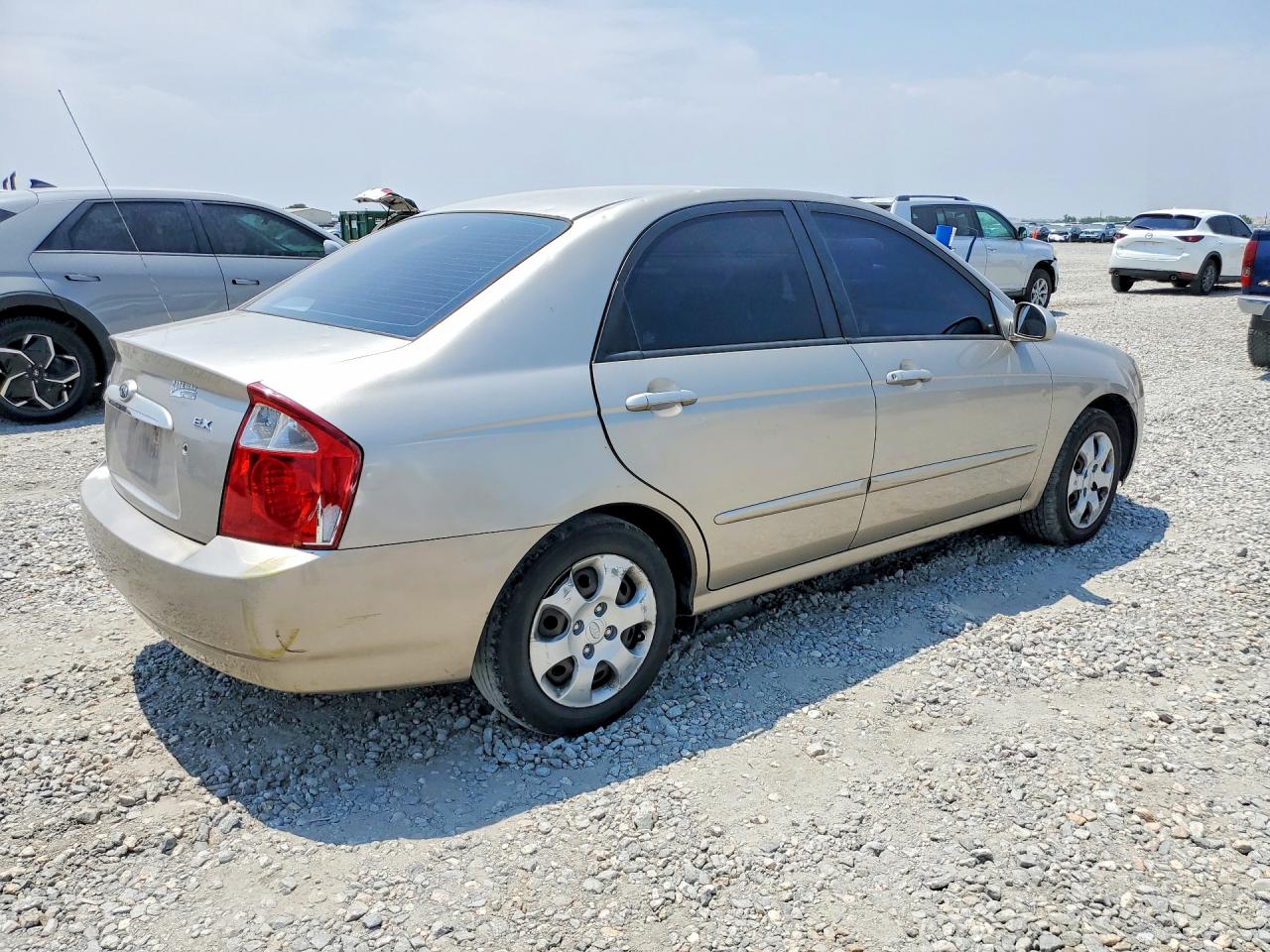2006 Kia Spectra Ex Gold vin: KNAFE121065279255