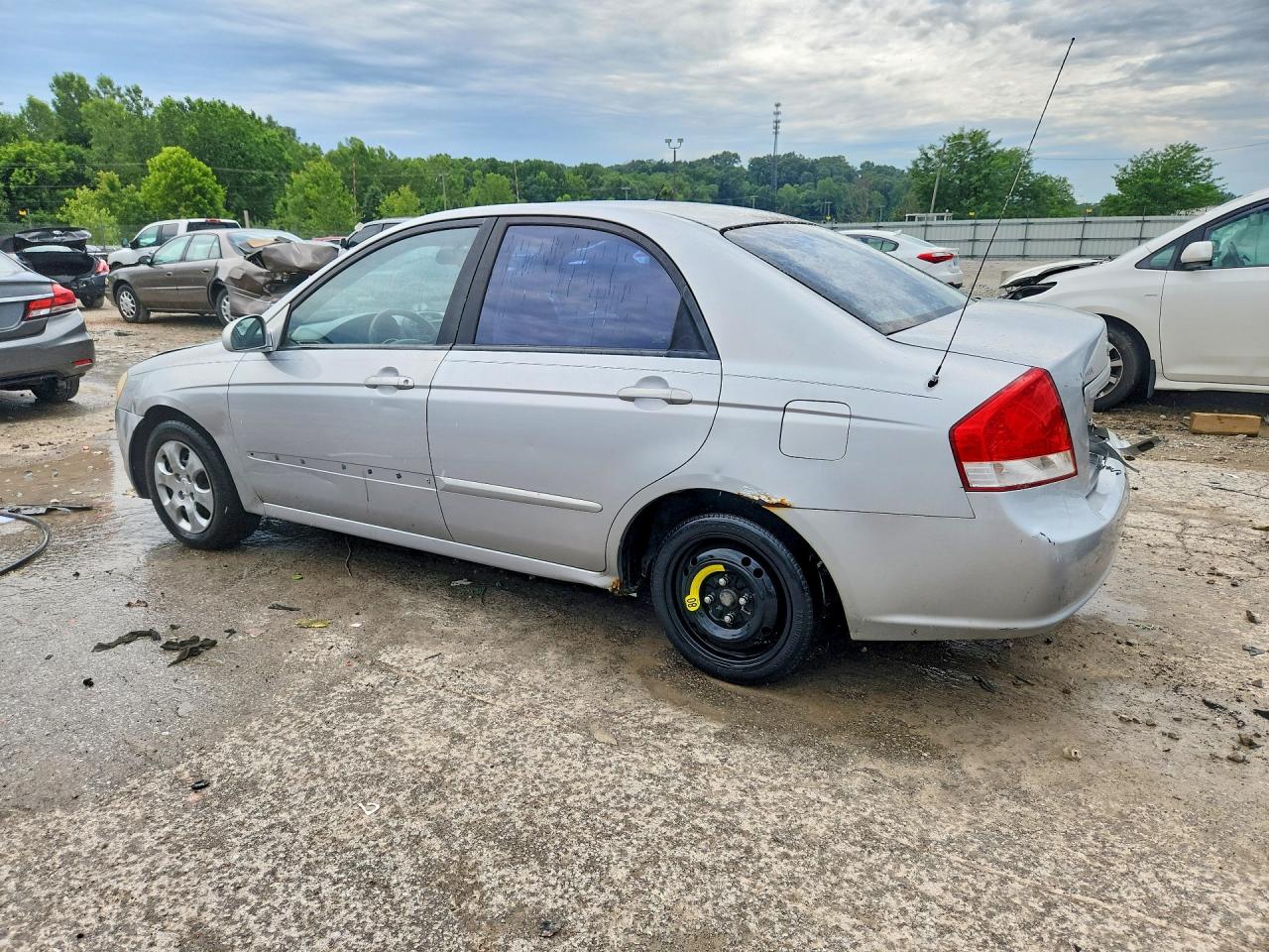 2007 Kia Spectra Lx Серебряный vin: KNAFE121075386288