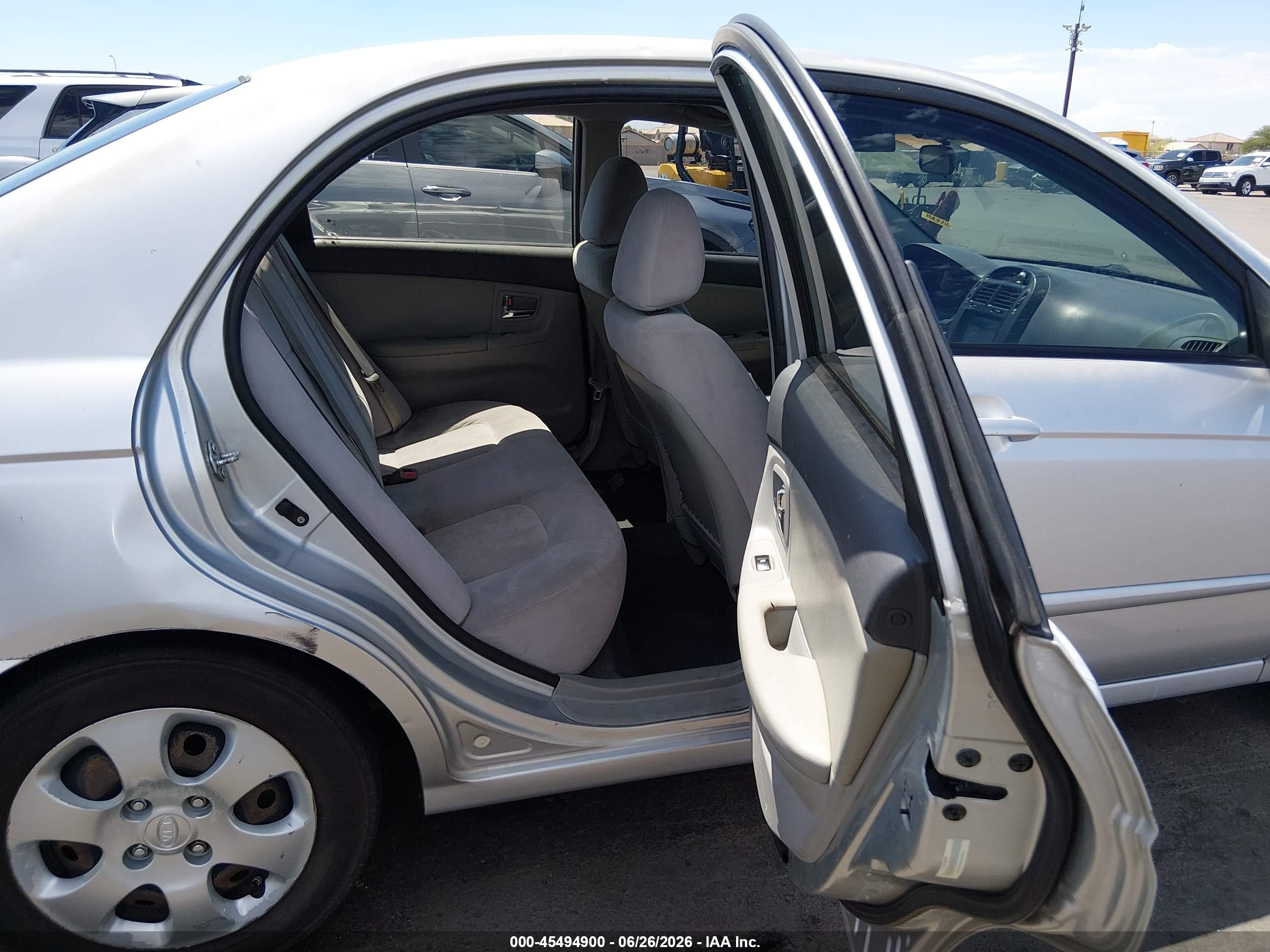 2008 Kia Spectra Ex Silver vin: KNAFE121085495738