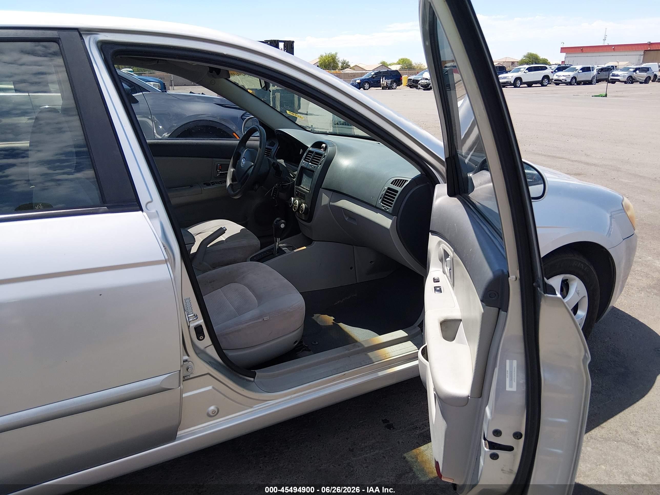 2008 Kia Spectra Ex Silver vin: KNAFE121085495738