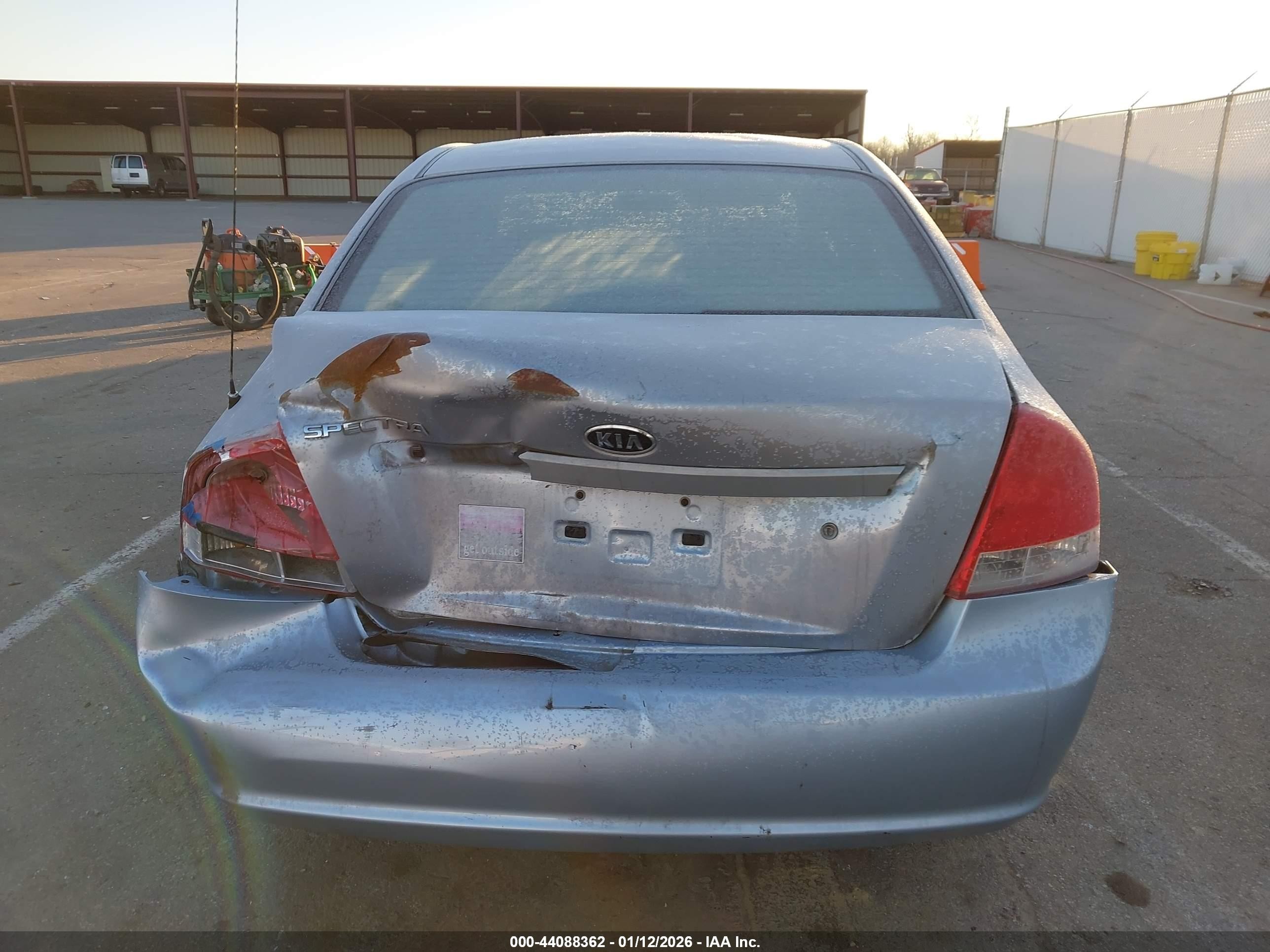 2008 Kia Spectra Lx Silver vin: KNAFE121085536143