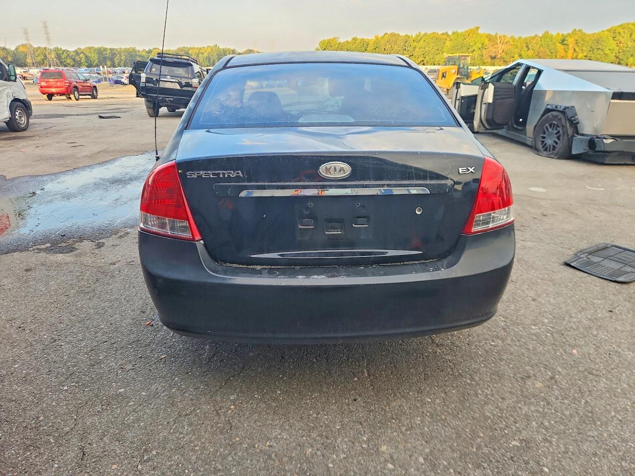 2008 Kia Spectra Lx Black vin: KNAFE121085544081