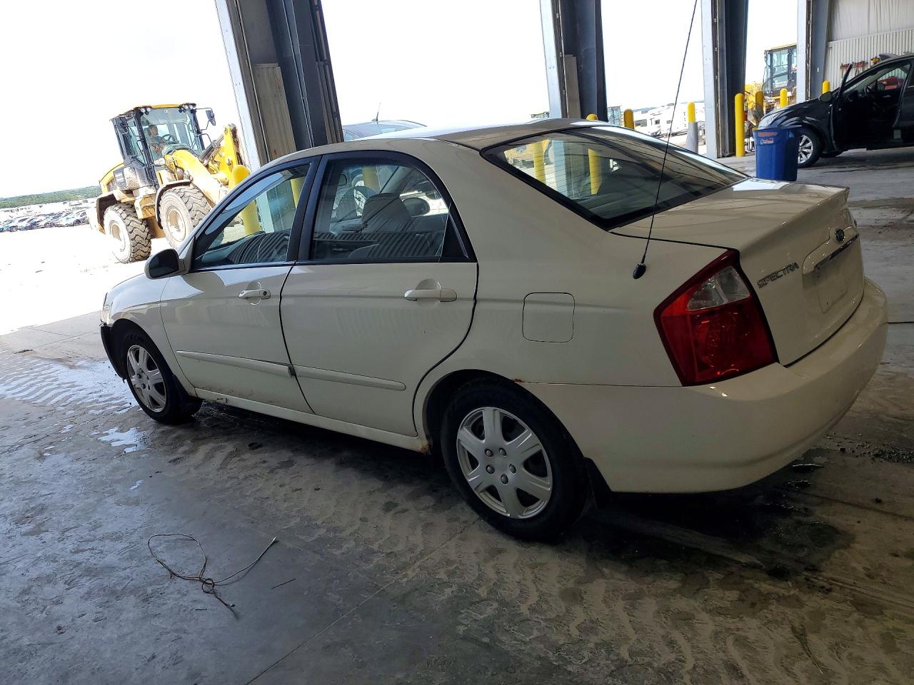 2006 Kia Spectra Ex White vin: KNAFE121165351807