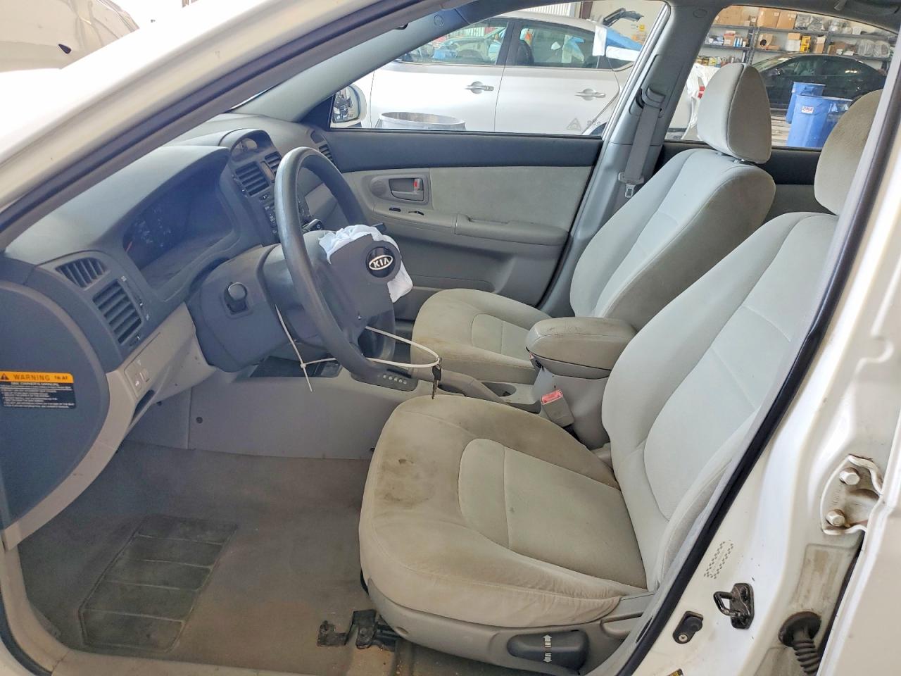 2006 Kia Spectra Ex White vin: KNAFE121165351807