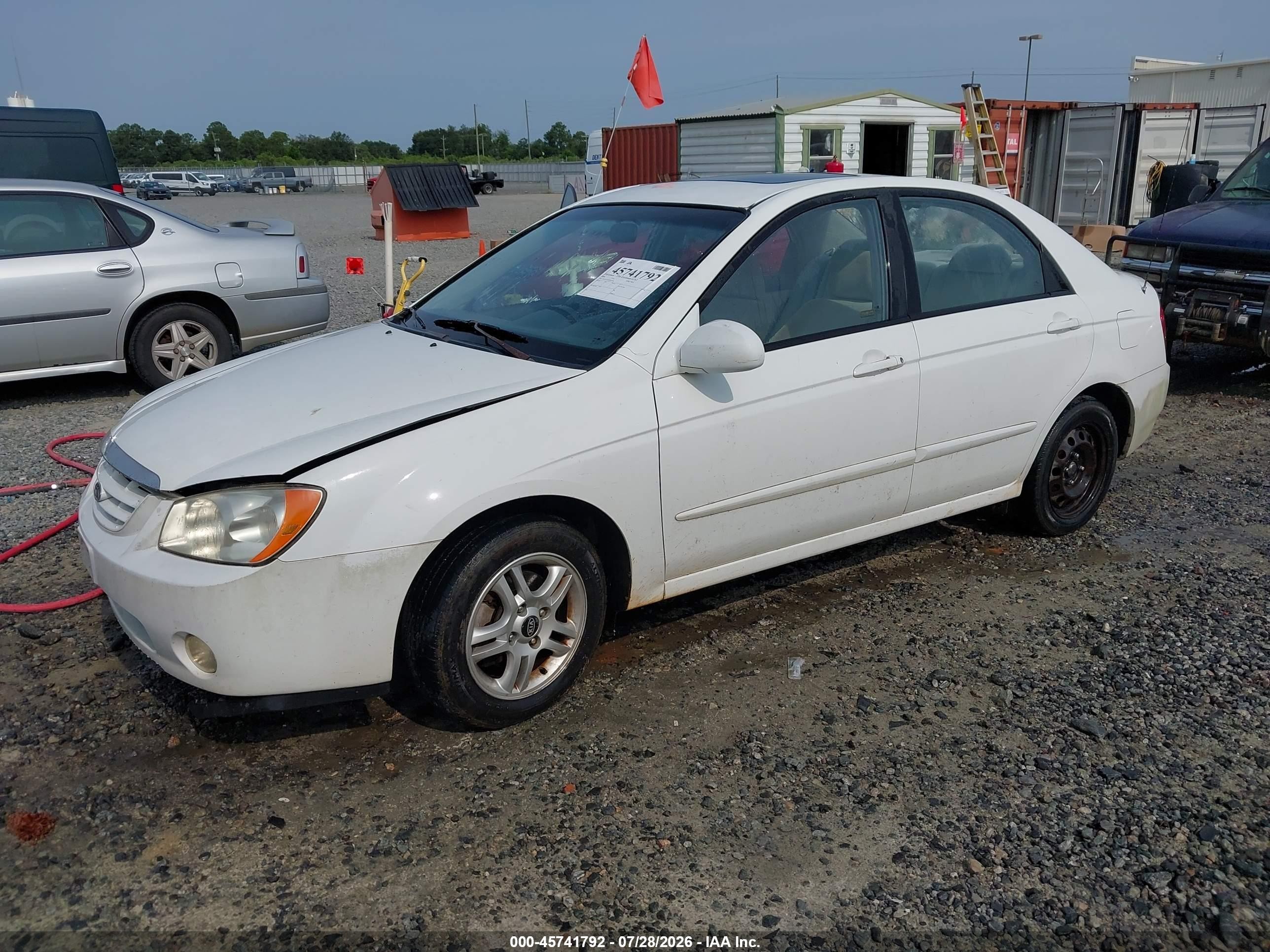 2004 Kia Spectra Ex/lx White vin: KNAFE121245036768