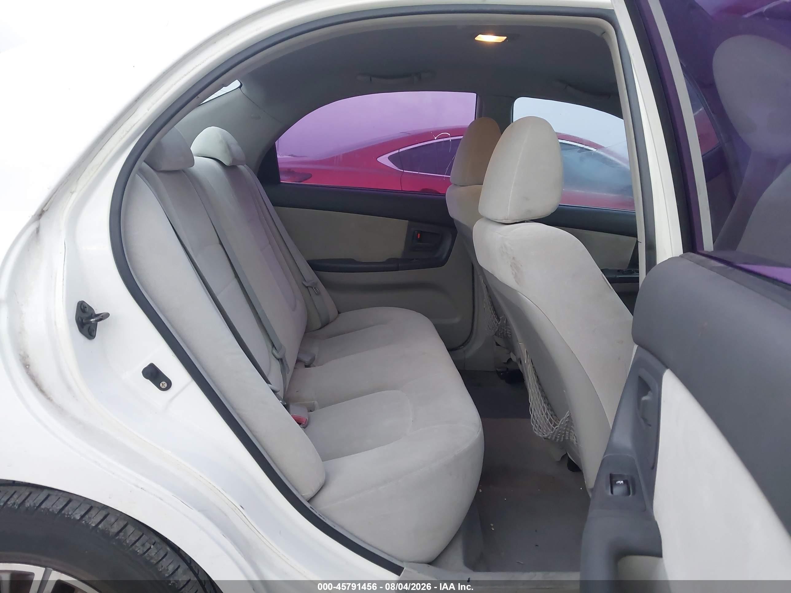 2005 Kia Spectra Ex/lx/sx White vin: KNAFE121255118081