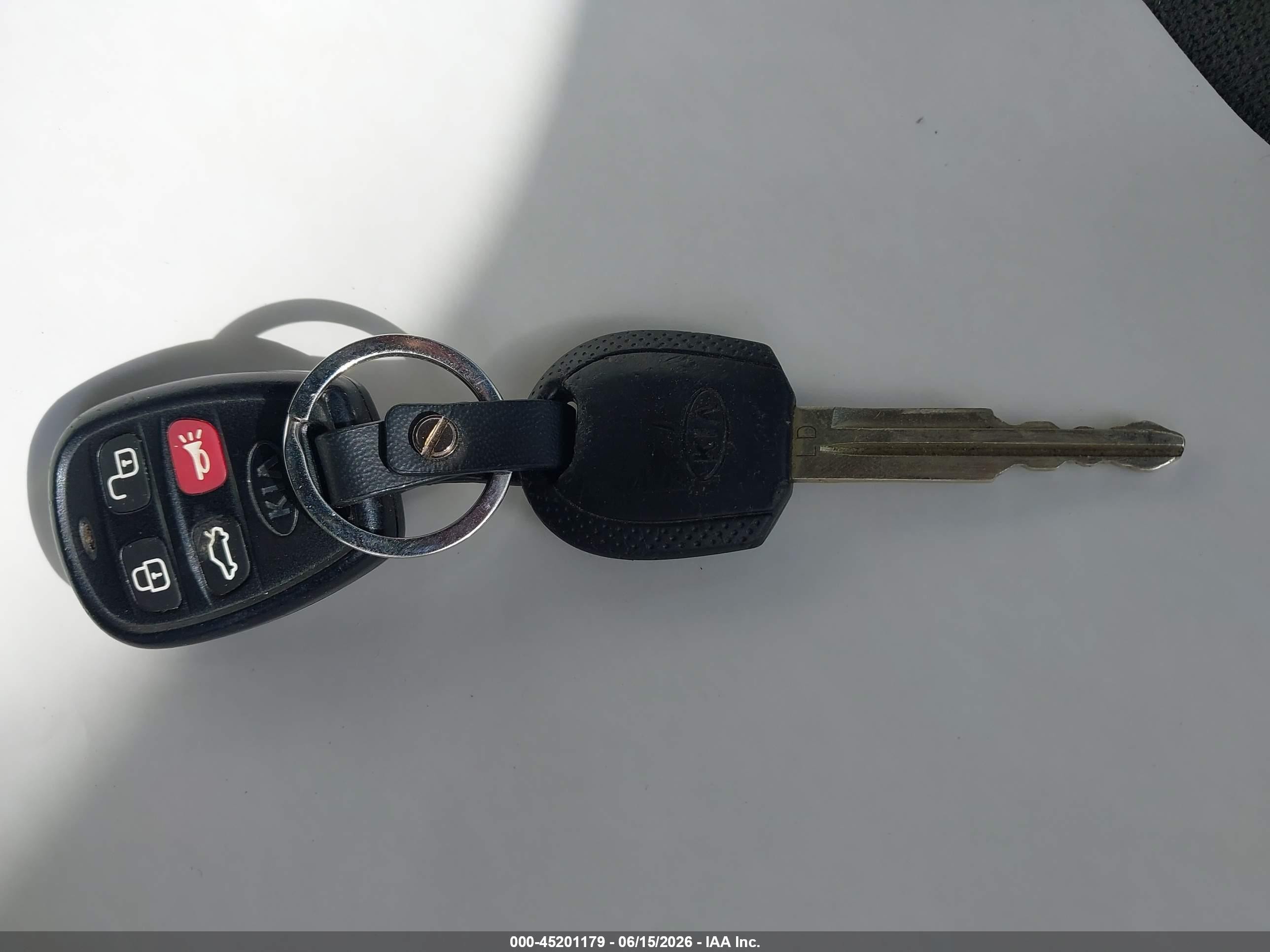 2006 Kia Spectra Ex/lx/sx Серебряный vin: KNAFE121265327564