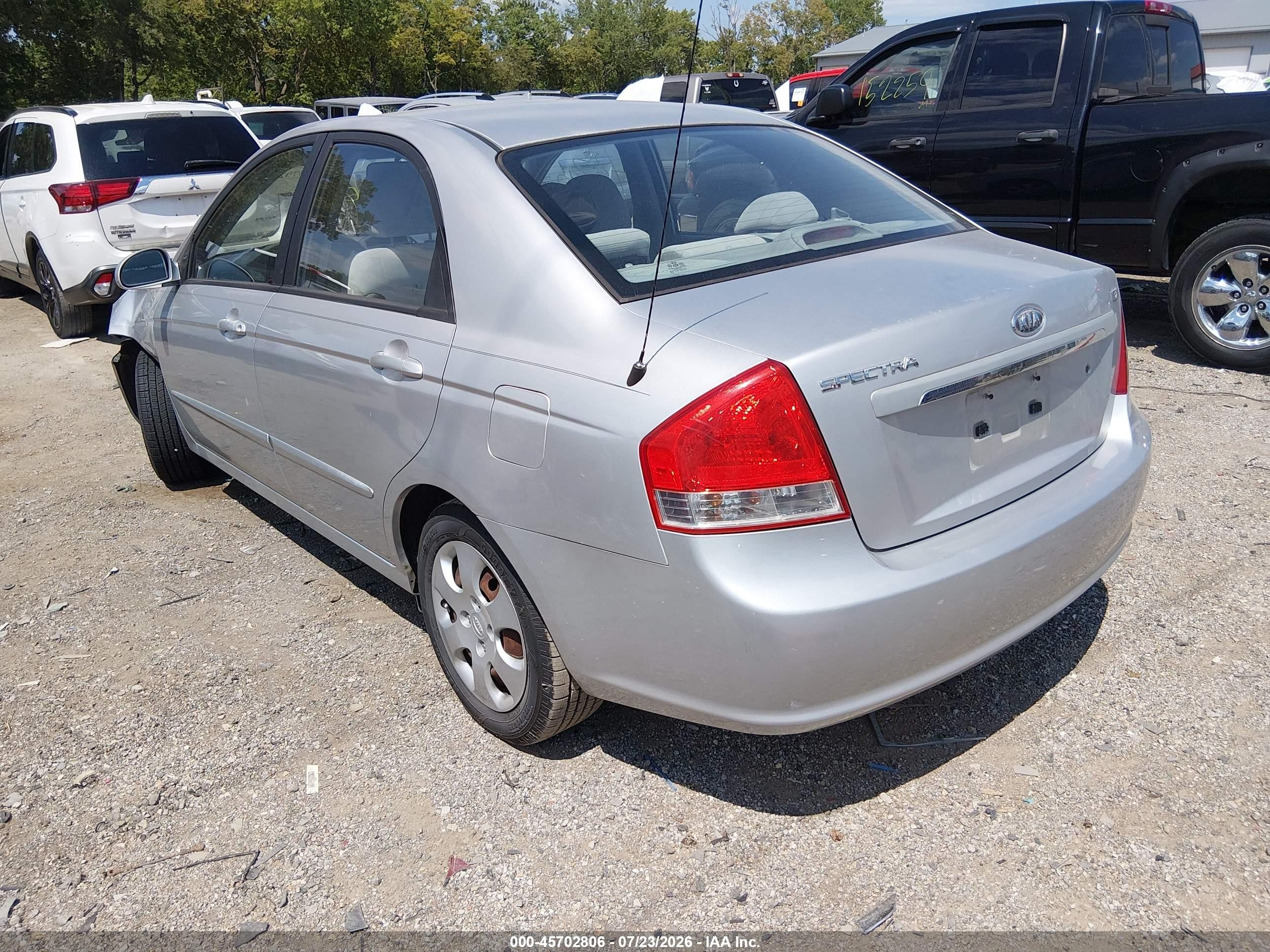 2008 Kia Spectra Ex Silver vin: KNAFE121285541425