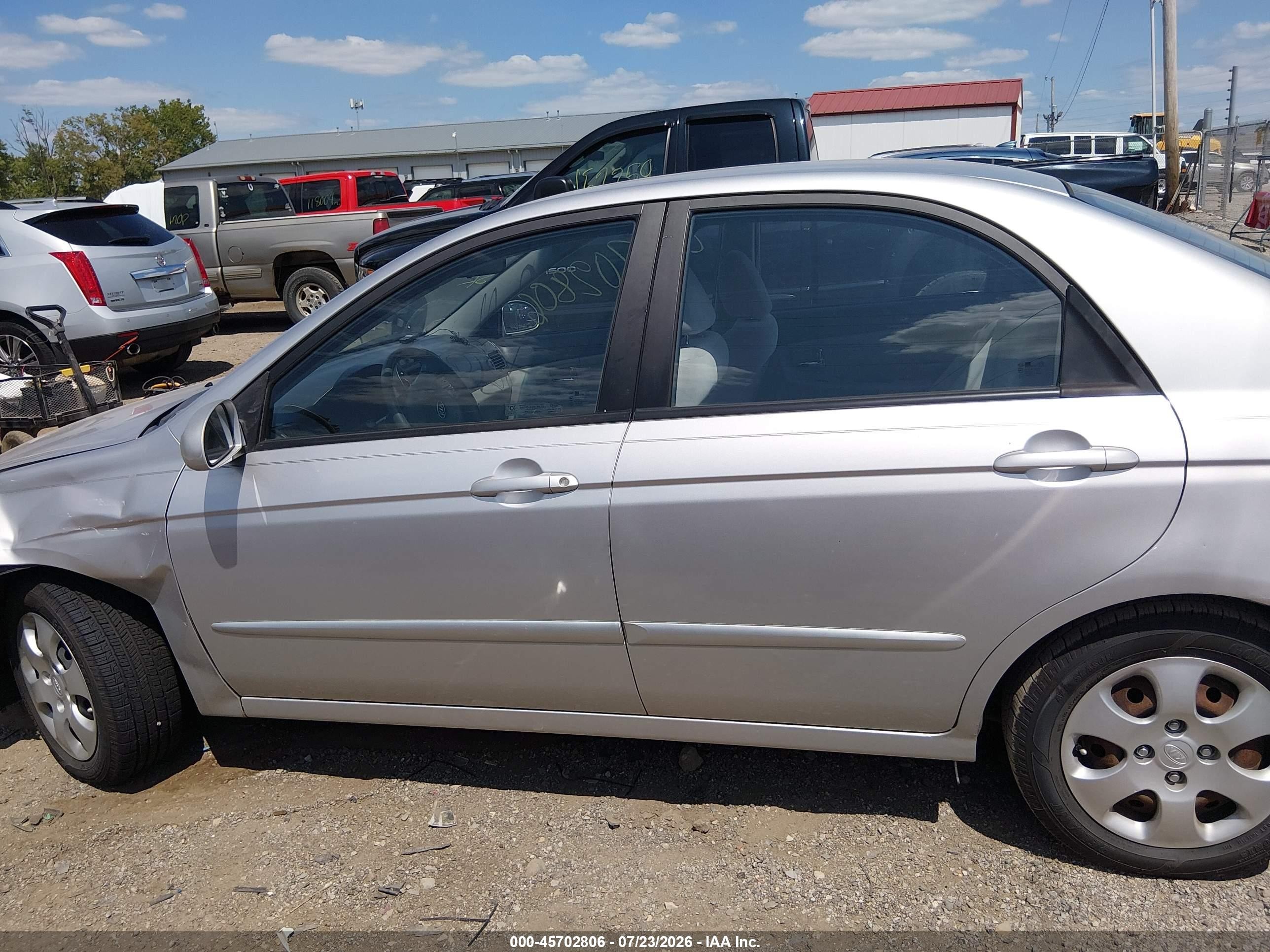 2008 Kia Spectra Ex Silver vin: KNAFE121285541425