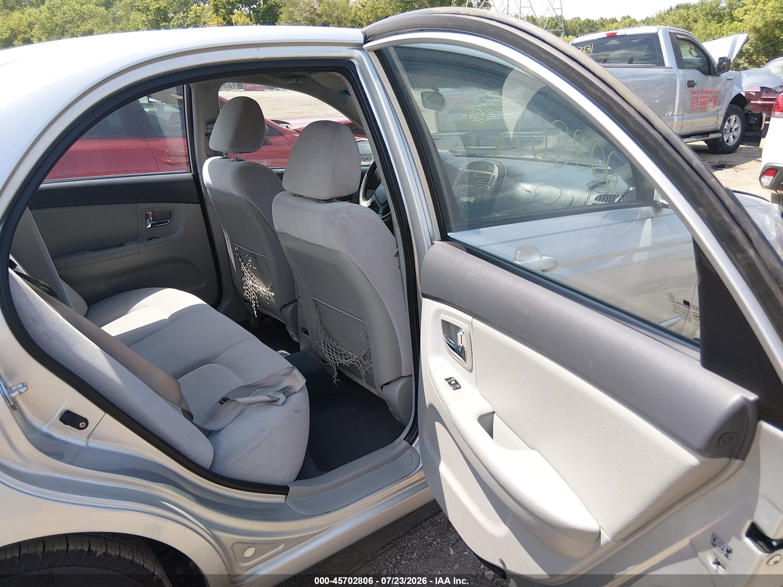 2008 Kia Spectra Ex Silver vin: KNAFE121285541425
