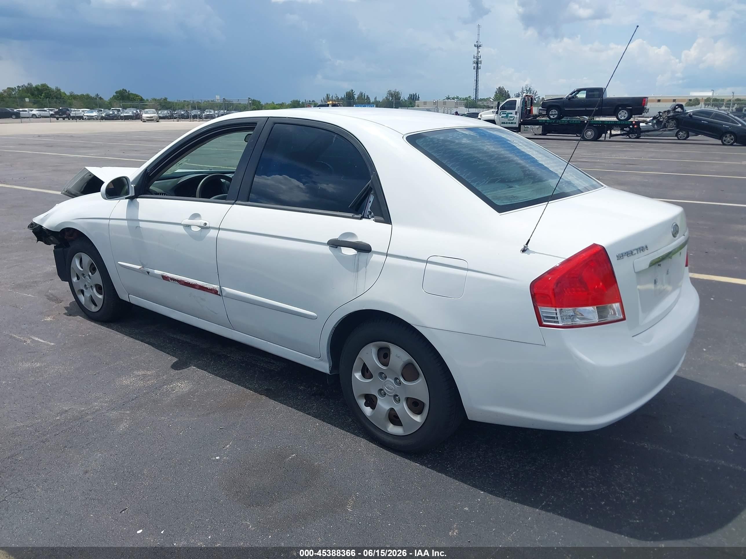 2008 Kia Spectra Ex White vin: KNAFE121285548441