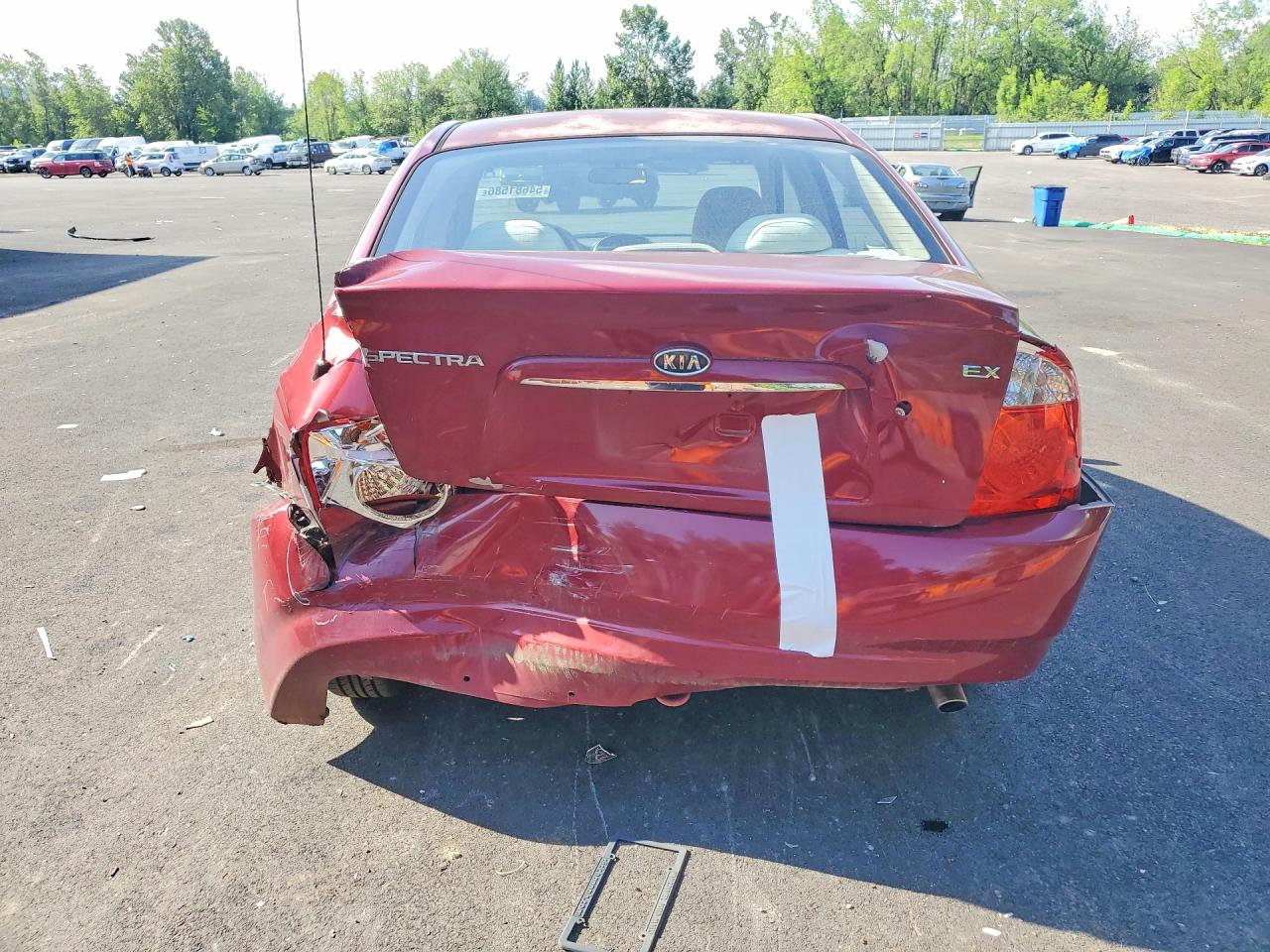 2006 Kia Spectra Ex Burgundy vin: KNAFE121365373310