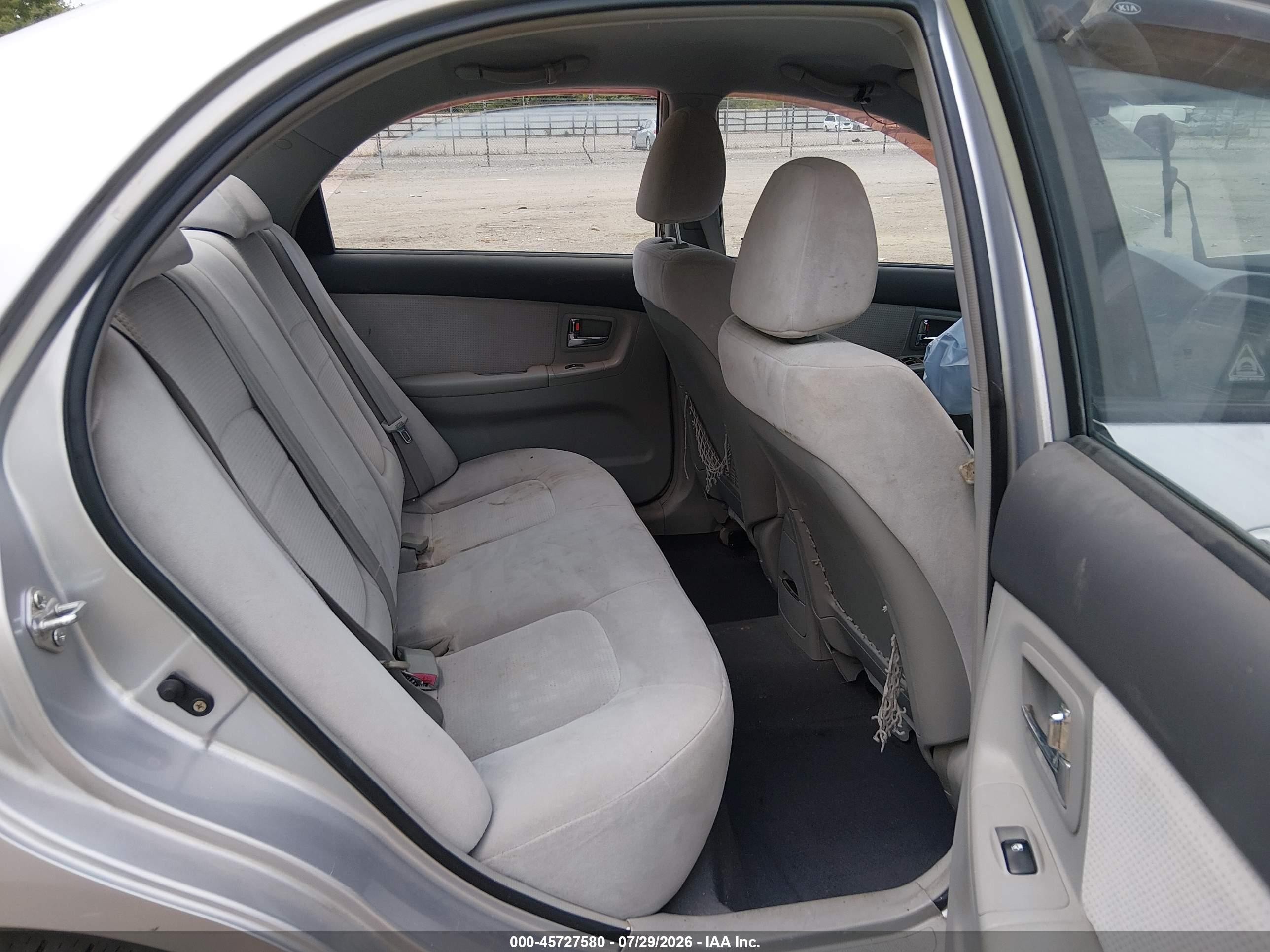 2007 Kia Spectra Ex Silver vin: KNAFE121375457063