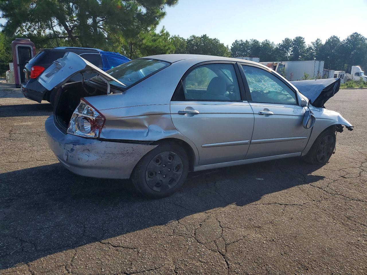 2006 Kia Spectra Ex Silver vin: KNAFE121465211802