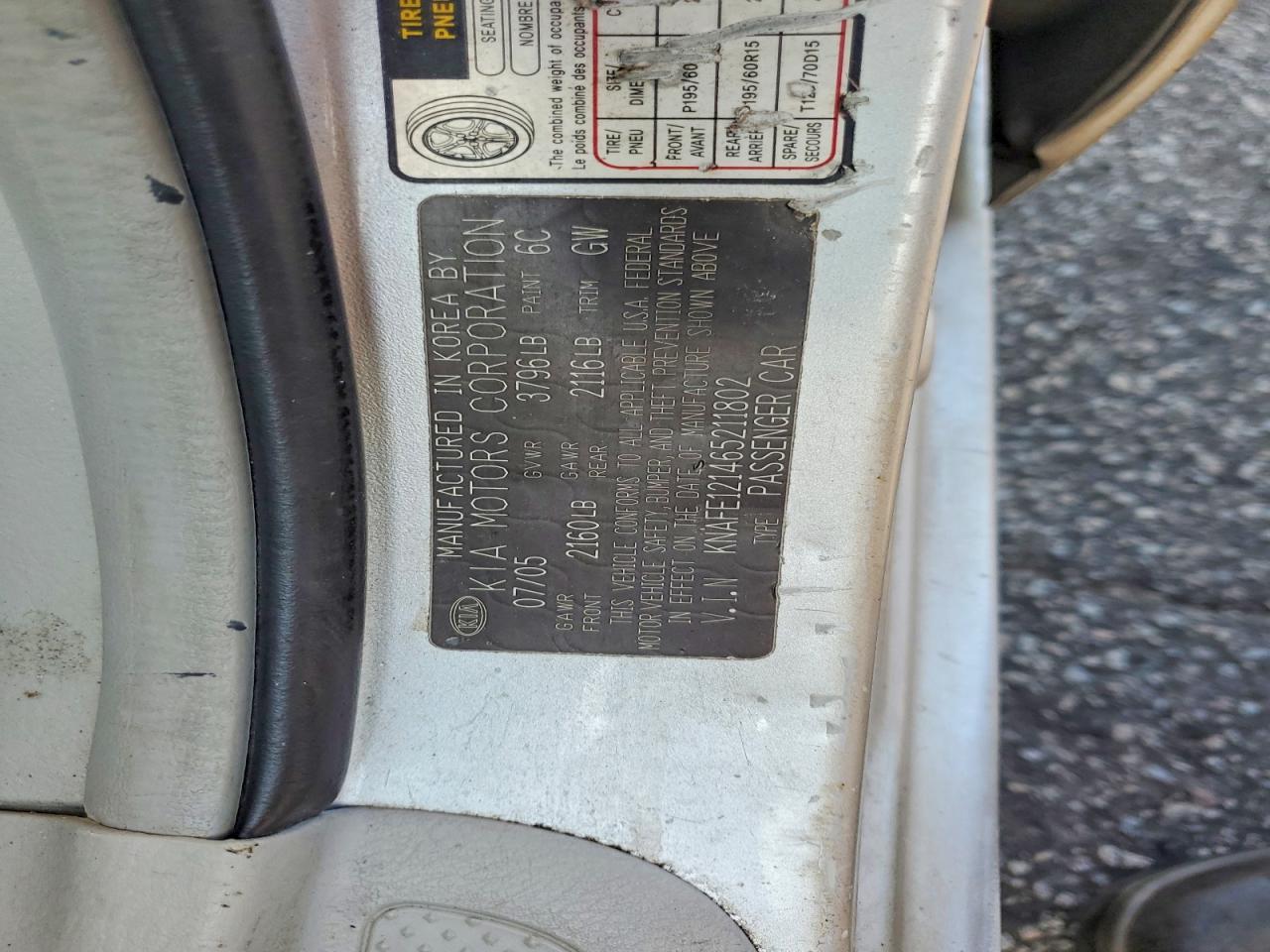 2006 Kia Spectra Ex Silver vin: KNAFE121465211802