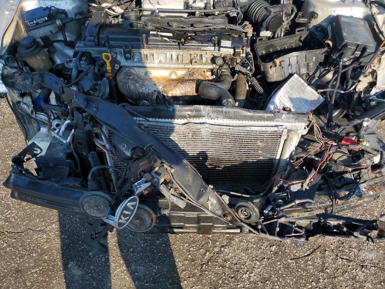 2006 Kia Spectra Ex Silver vin: KNAFE121465211802