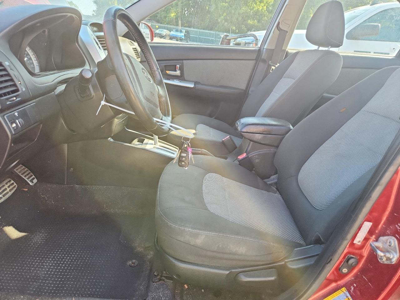 2008 Kia Spectra Lx Red vin: KNAFE121485018861