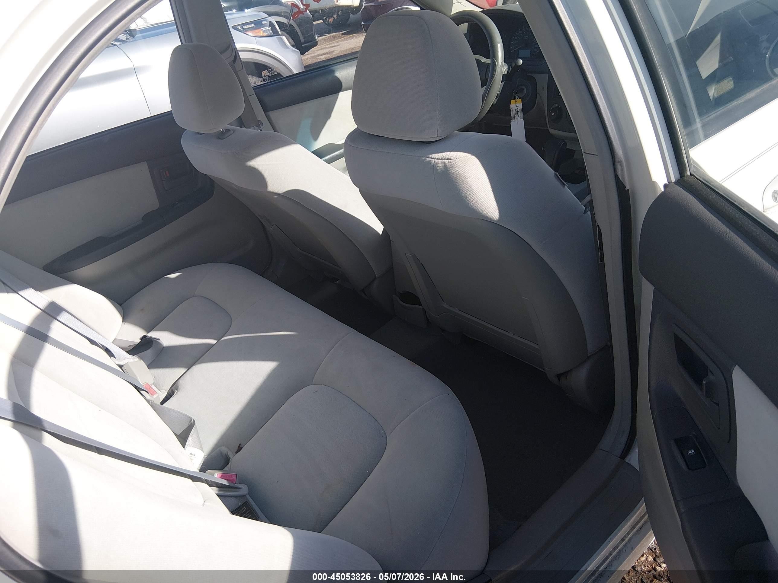2004 Kia Spectra Ex/lx Белый vin: KNAFE121545029362
