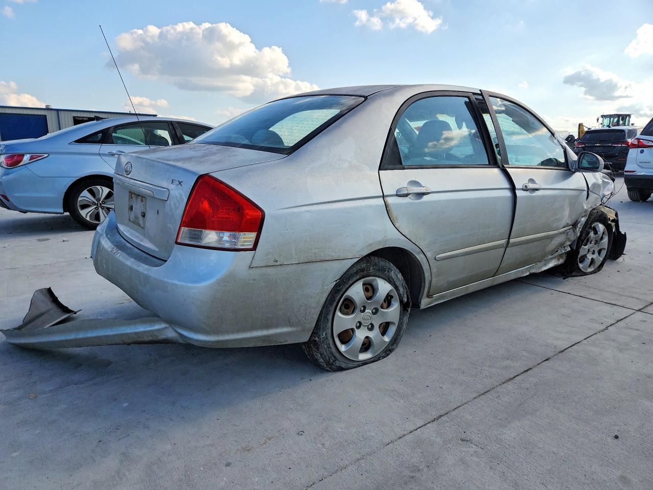 2007 Kia Spectra Lx Silver vin: KNAFE121575384651