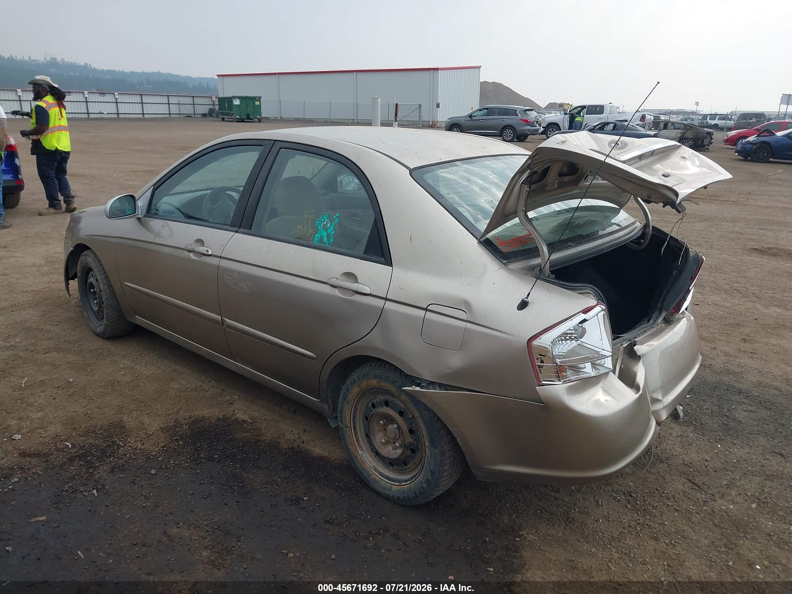 2008 Kia Spectra Ex Gold vin: KNAFE121585494214