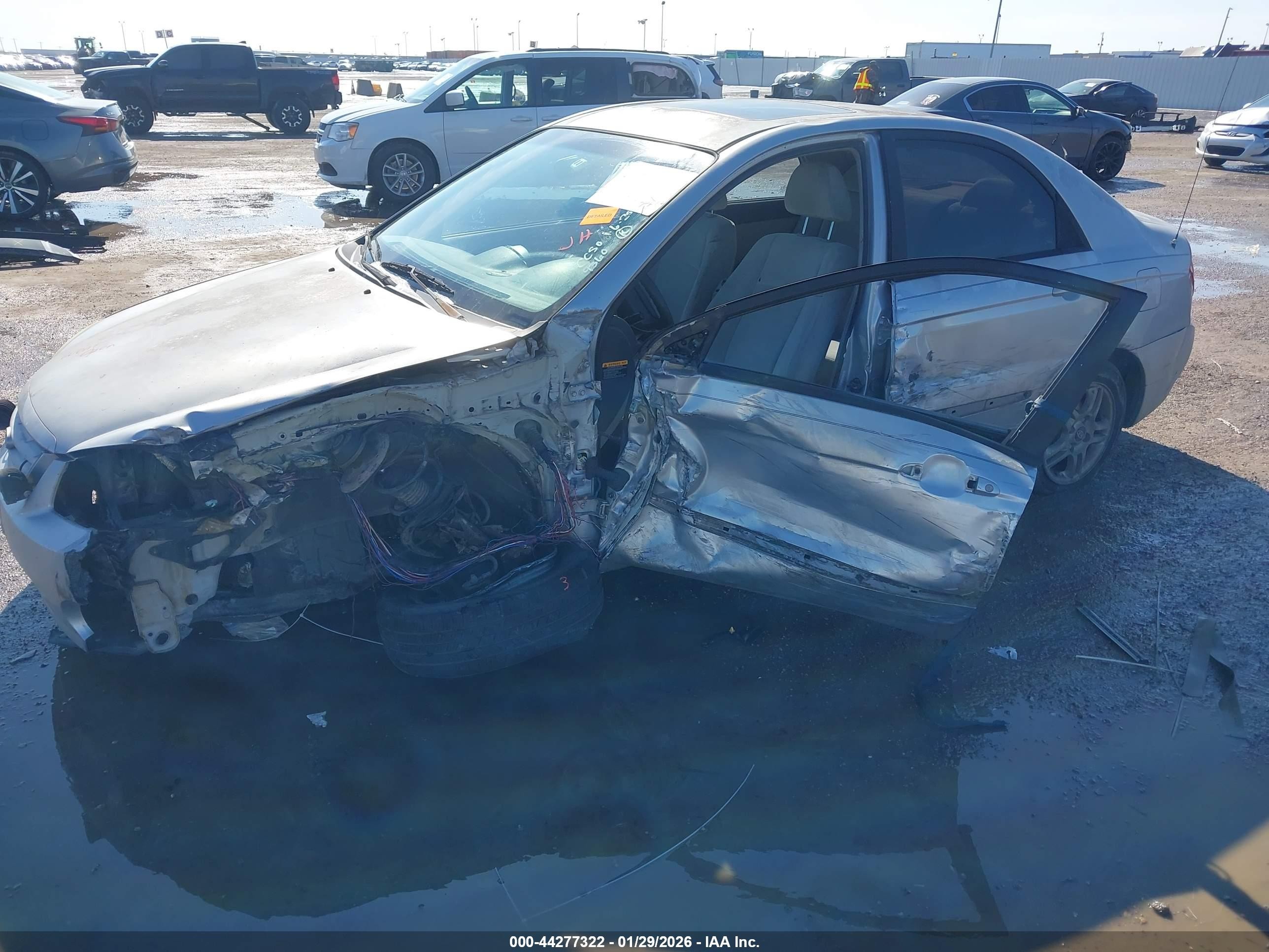 2004 Kia Spectra Ex/lx Silver vin: KNAFE121645019360