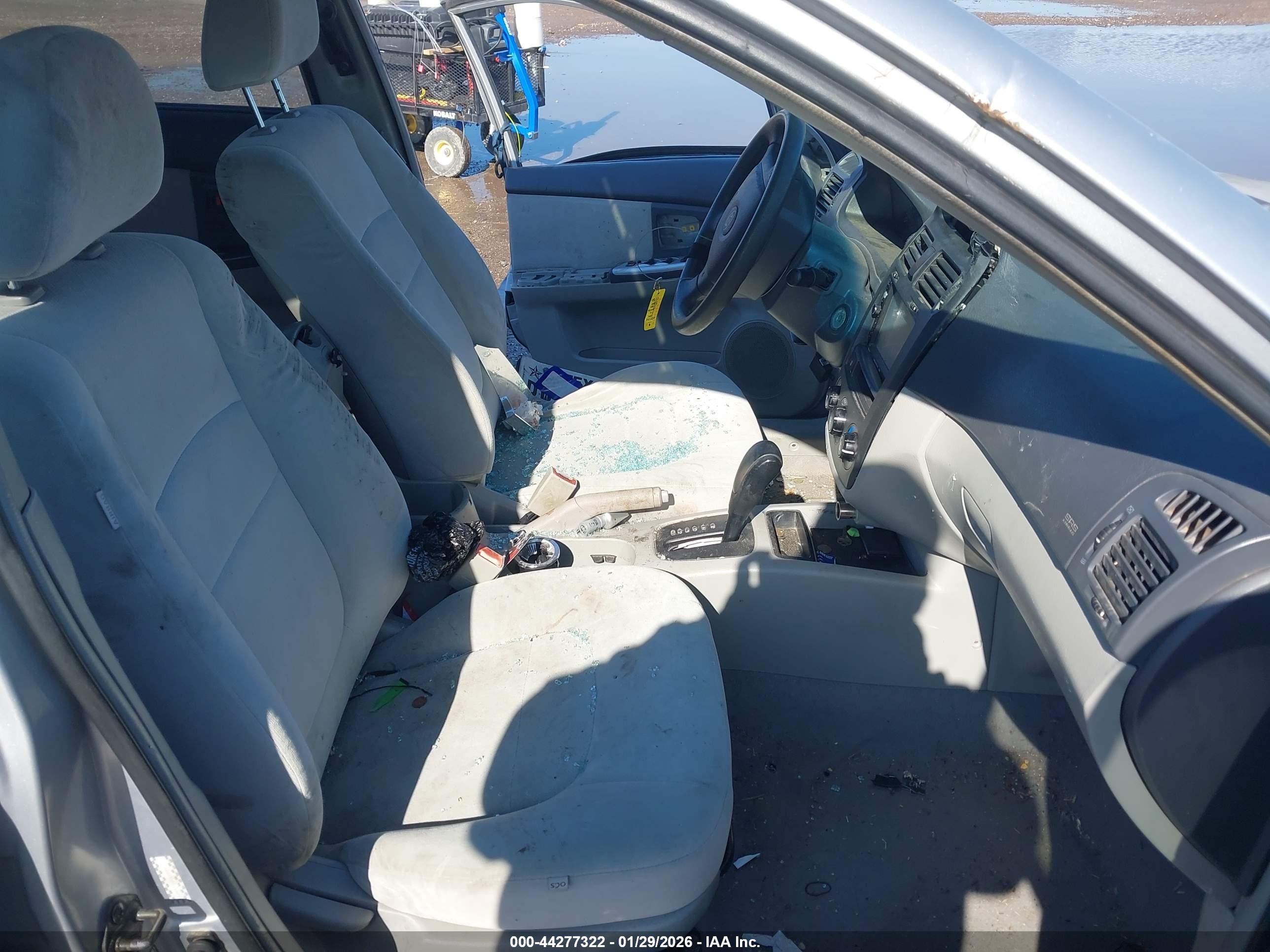 2004 Kia Spectra Ex/lx Silver vin: KNAFE121645019360